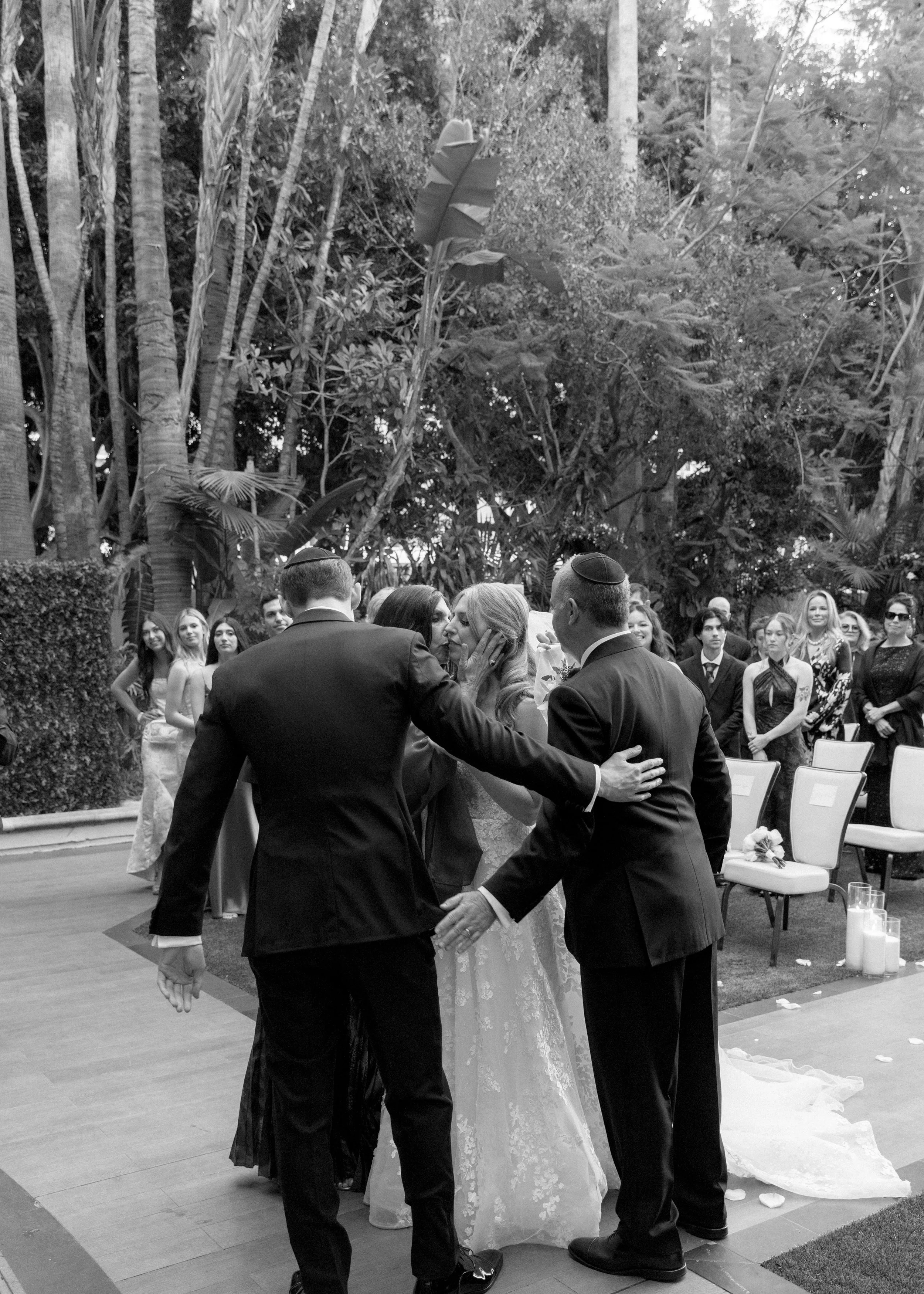 FOUR-SEASONS-HOTEL-LOS-ANGELES-AT-BEVERLY-HILLS-WEDDING-KSP-STUDIO-CEREMONY-63.jpg