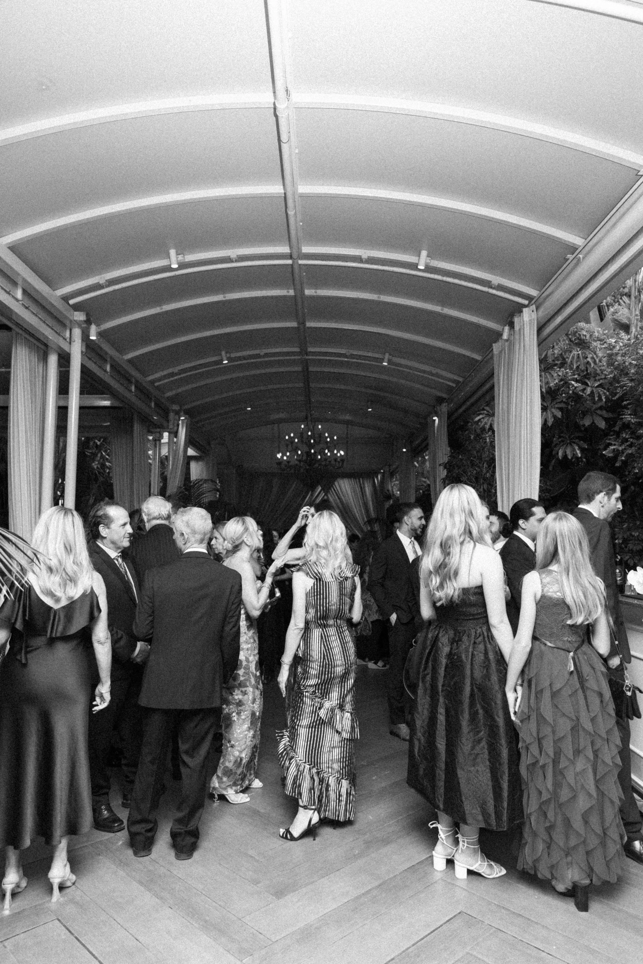 FOUR-SEASONS-HOTEL-LOS-ANGELES-AT-BEVERLY-HILLS-WEDDING-KSP-STUDIO-COCKTAIL-HOUR-4.jpg