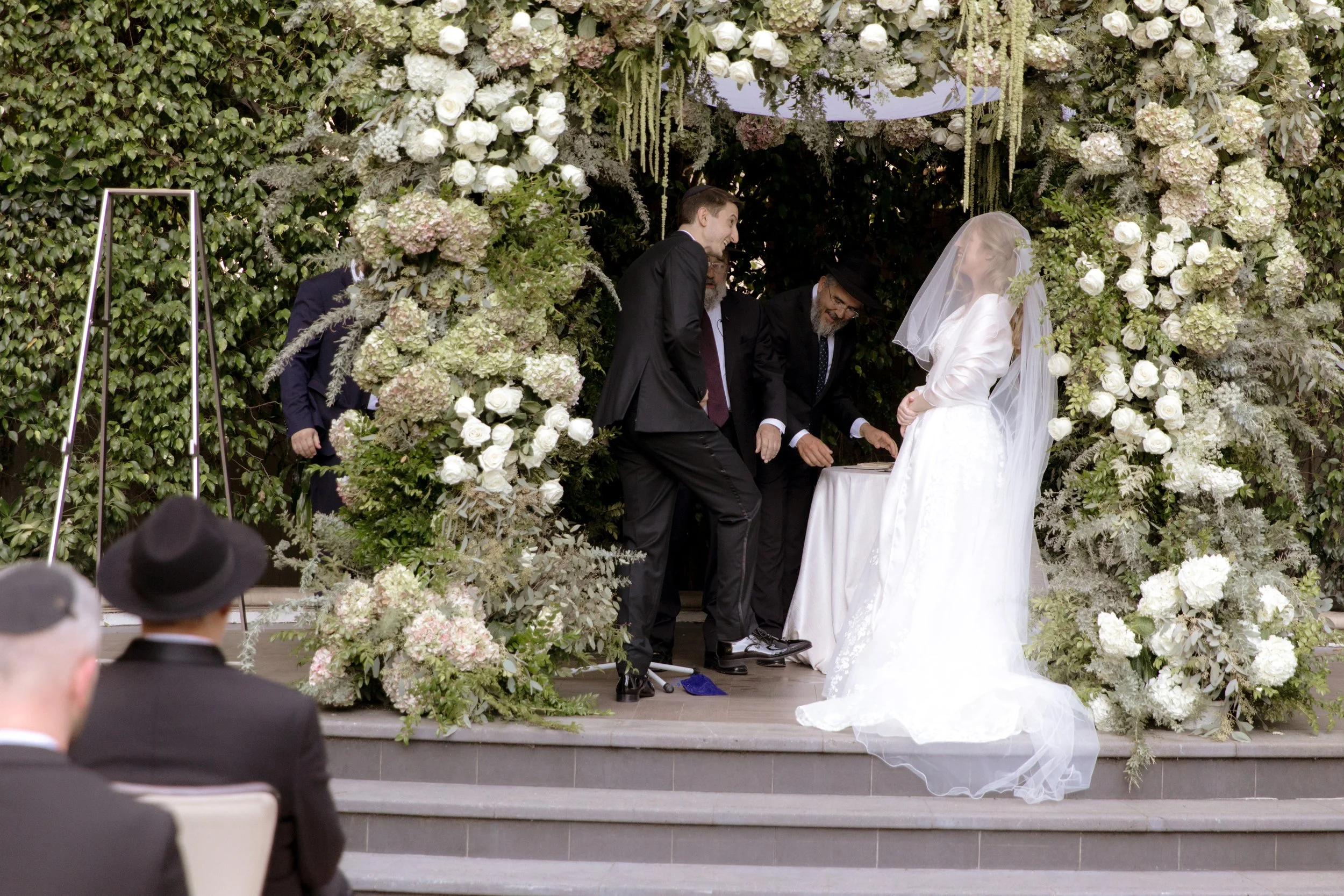 FOUR-SEASONS-HOTEL-LOS-ANGELES-AT-BEVERLY-HILLS-WEDDING-KSP-STUDIO-CEREMONY-106.jpg