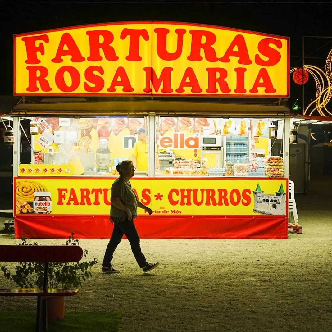 Feira da Luz

.
.
.
.
.
.
.
.
#street_macadam 
#streetphotography 
#streetphoto_portugal