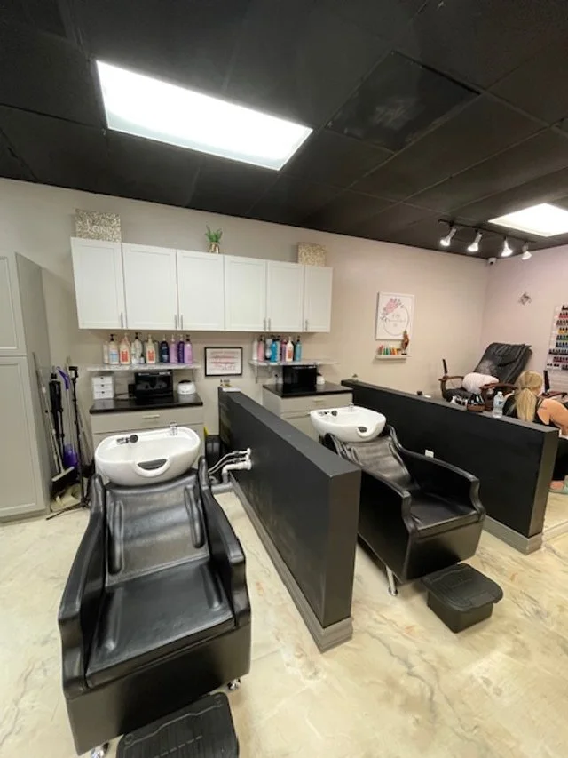At Zion Salon, the hair washing station was in need of a resilient feature that could withstand the high traffic of water, soaps and conditioners, and hair dye.