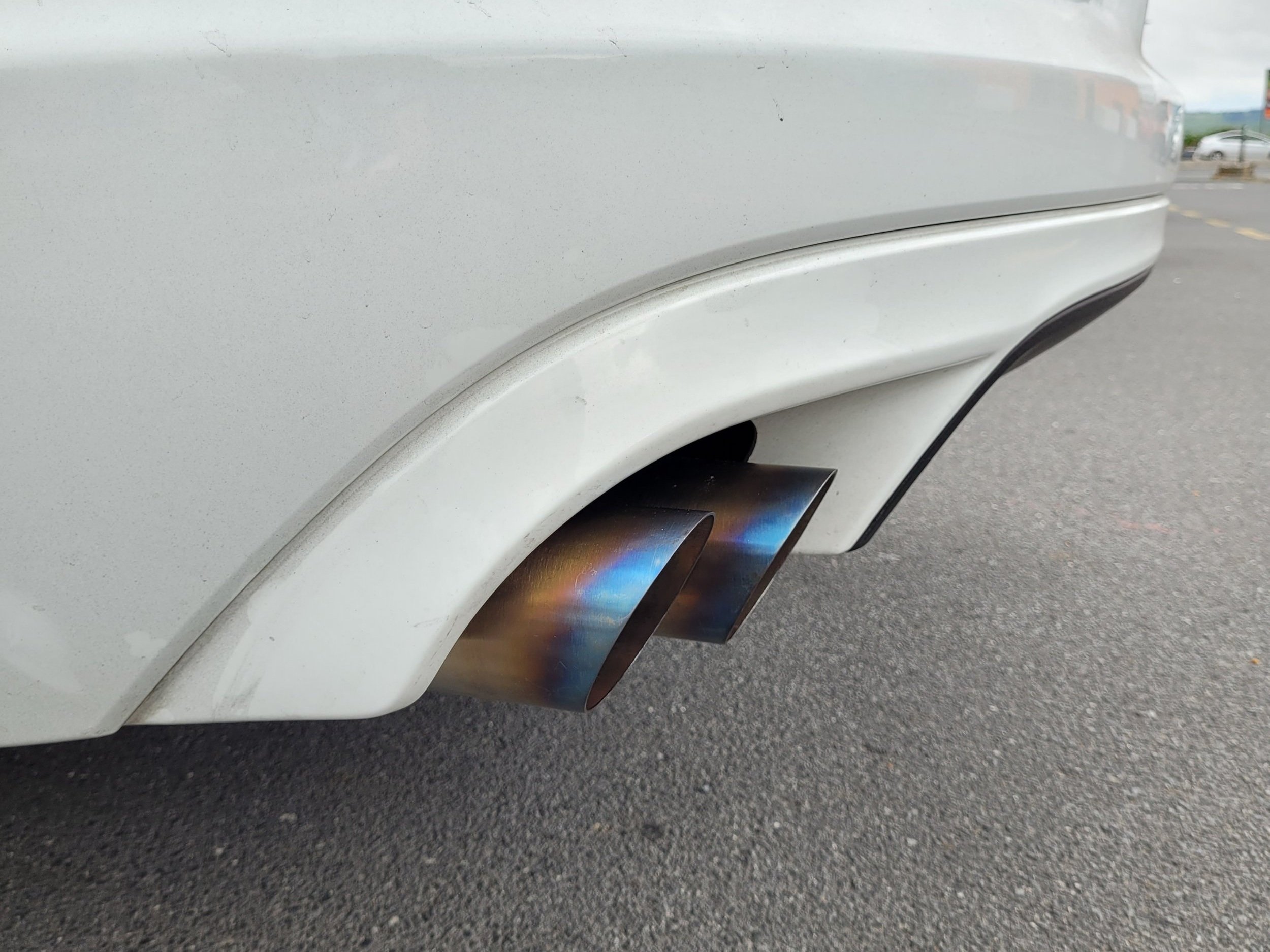 Ace Fab Angled Staggered Shotgun Exhaust Tip with Burn Tips on Jaguar