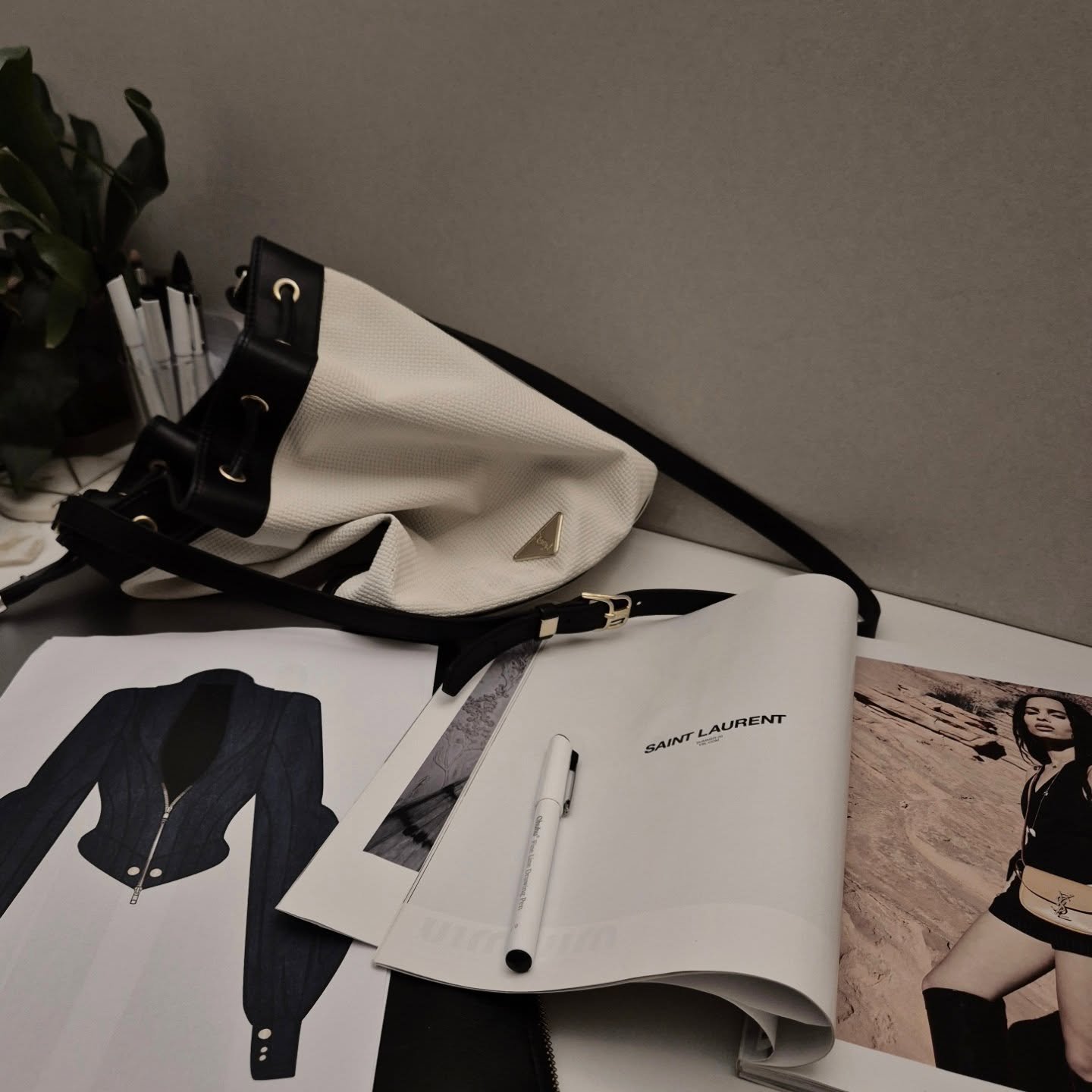 Current life as a designer ✏️ honestly everything that I love!

#designer #fashiondesigner #freelancedesigner