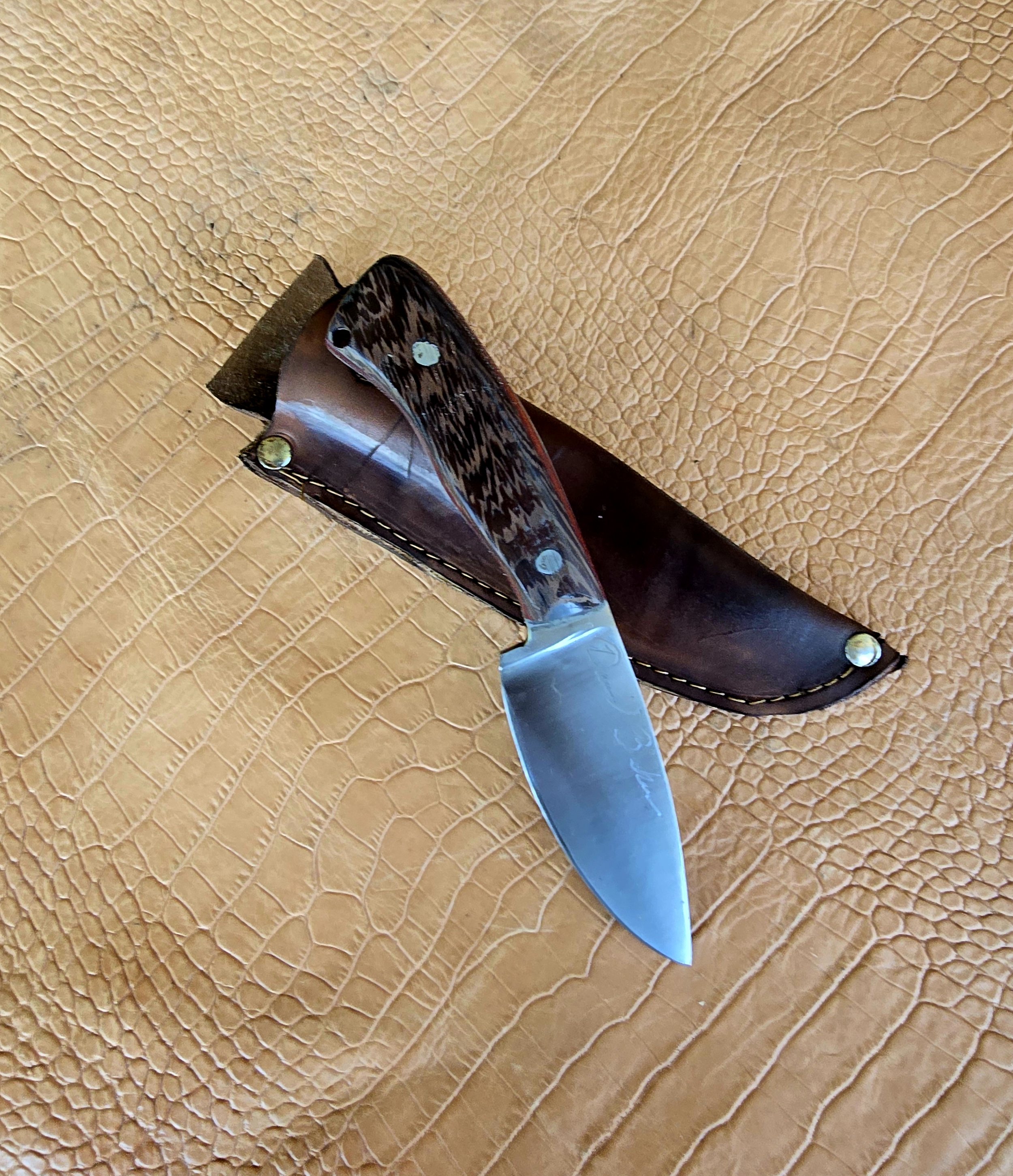 Signature EDC Roach belly skinner