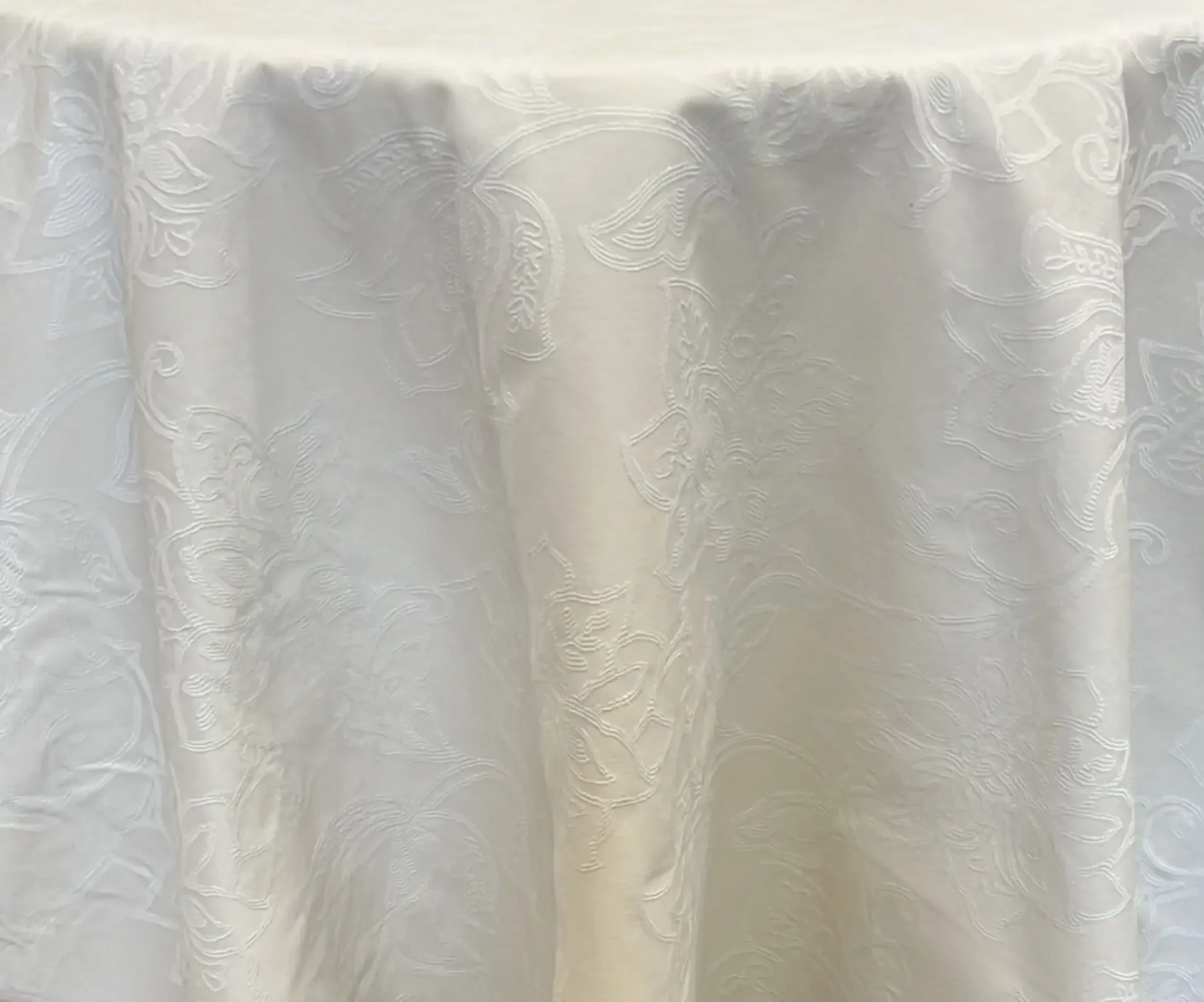 Juliet Cream Table Cover