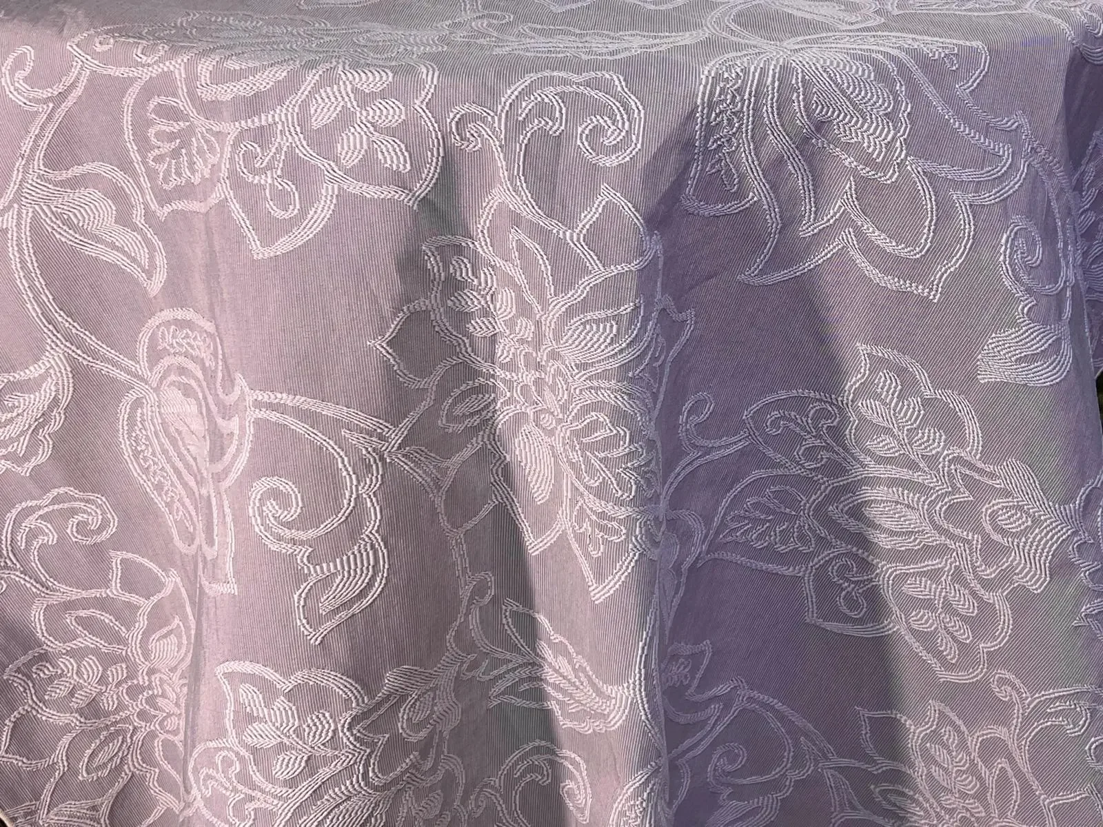 Juliet Lavendar Table Cover