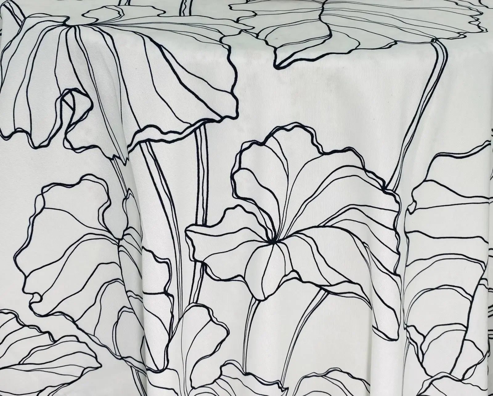 Botanical Black/White Table Cover