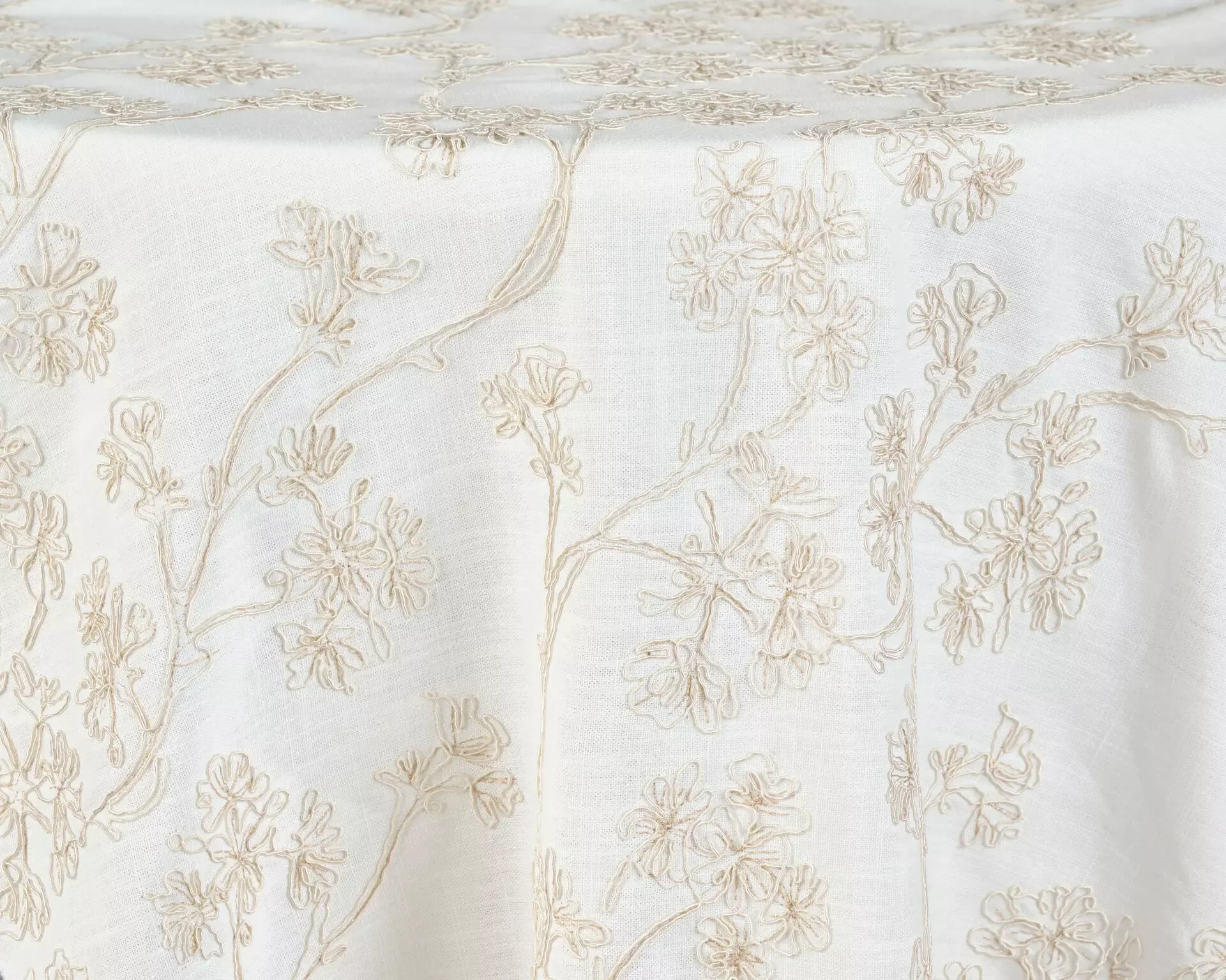 Evelina Off White Table Cover