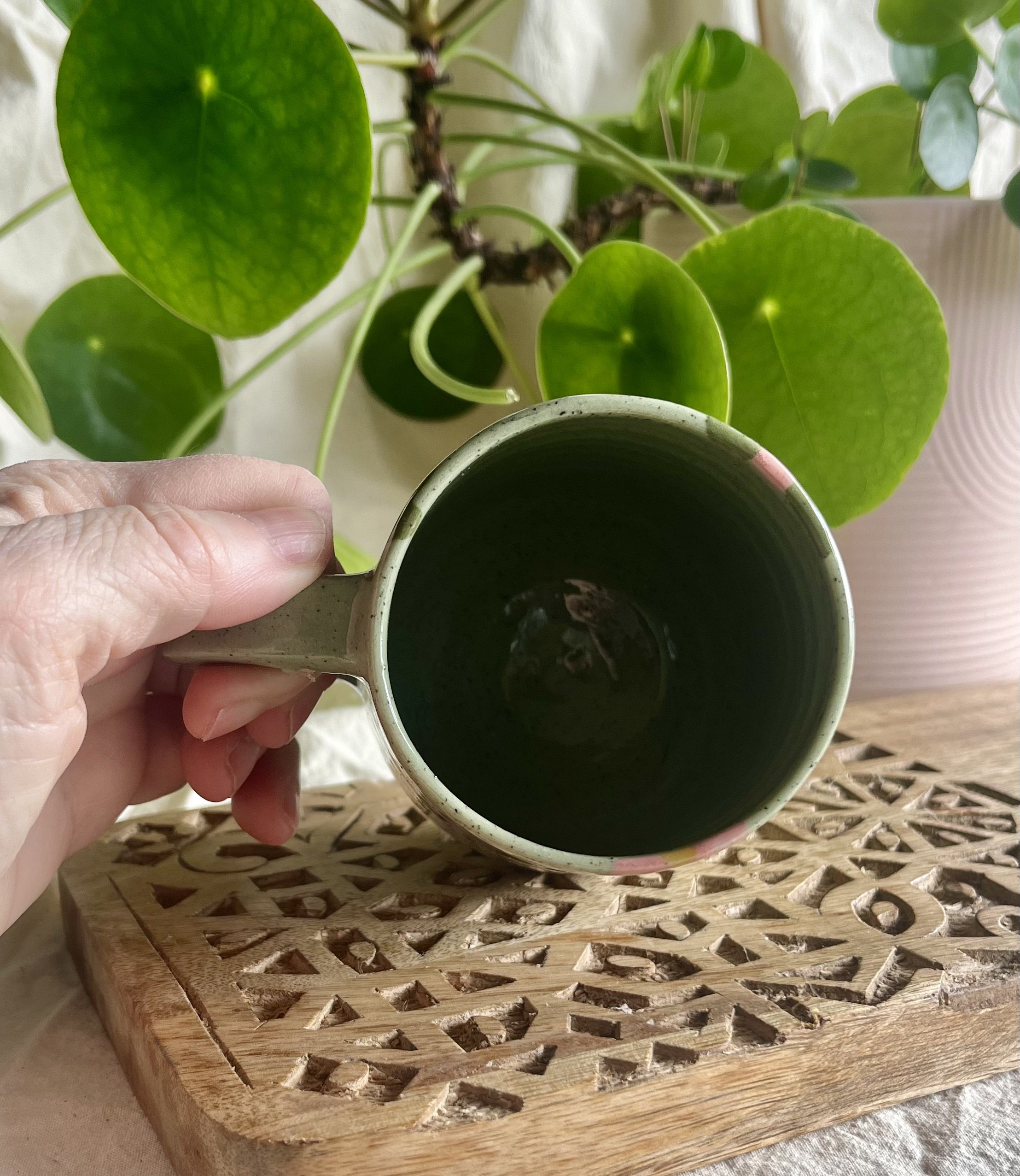 Green daisy mug inside view.jpeg