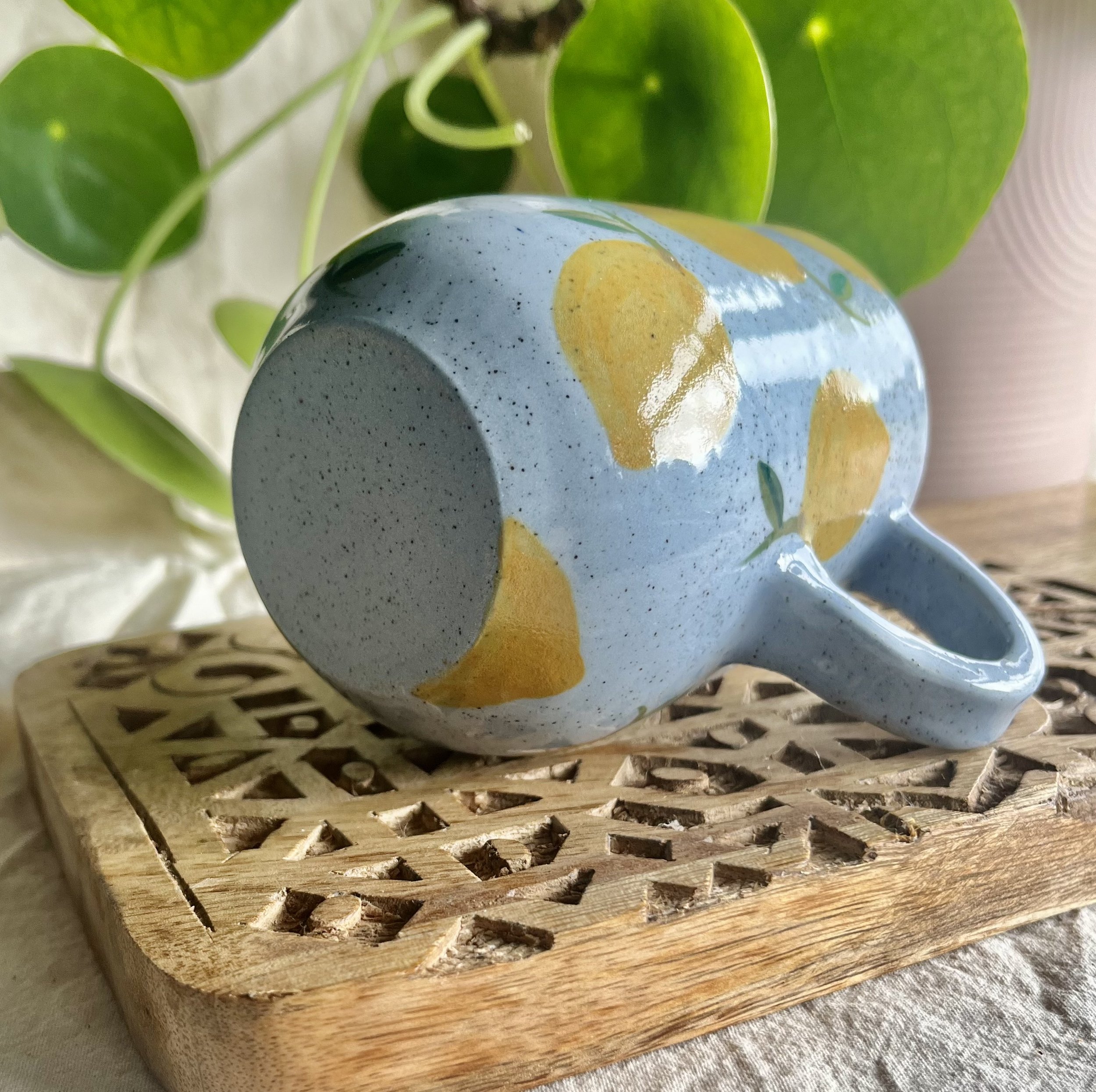 Blue lemon mug 1 bottom view.jpeg