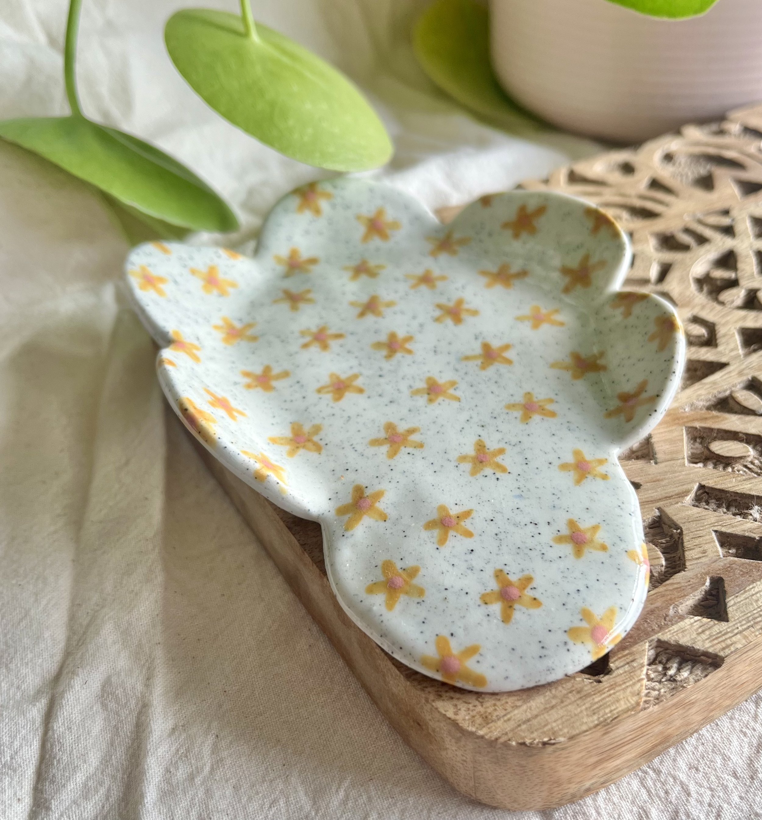 yellow flower spoon rest view 1.jpeg