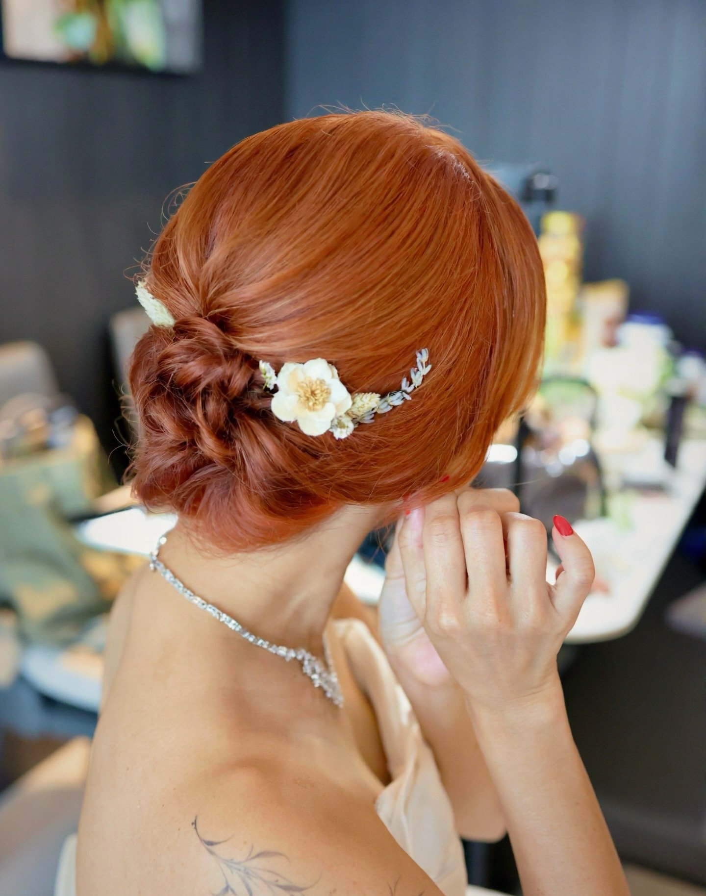 There is a reason the low bridal bun never goes out of style. It&rsquo;s the ultimate balance of Bridal &amp; Effortless.  Planning your 2026/2027wedding?  DM me to check my availability for your date!