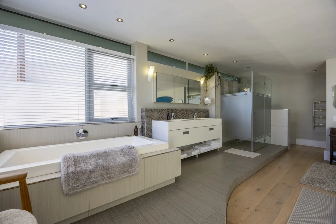 Main ensuite