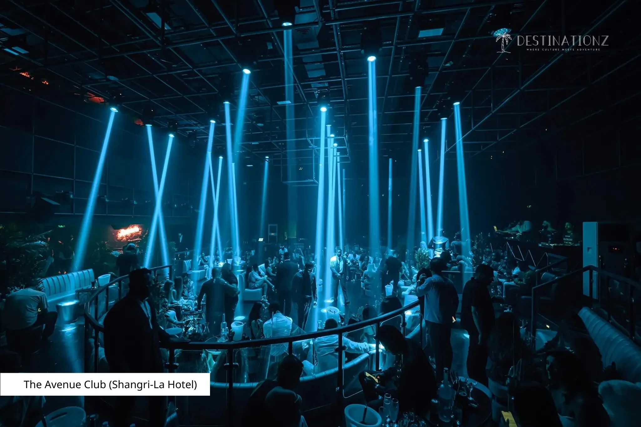 Nightlife in Dubai: The Avenue Club (Shangri-La Hotel)