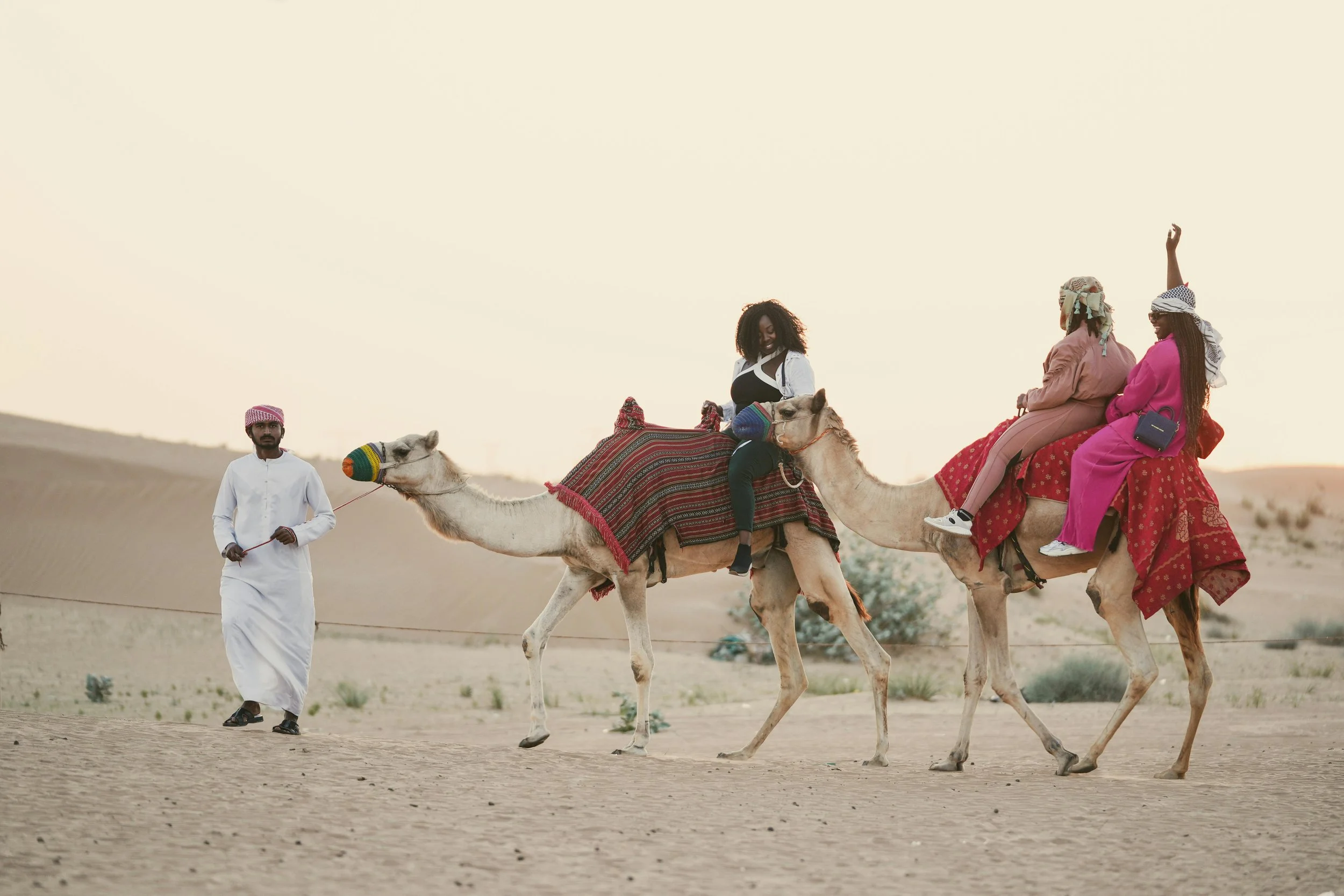 Dubai travel experiences: luxury photoshoots, private tours, and curated Dubai holiday itineraries.