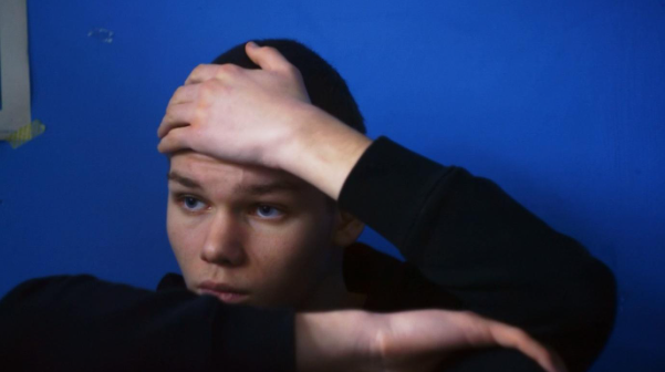 Het kind achter het label: onderwijsdruk en identiteitsvorming in Jean (2026)