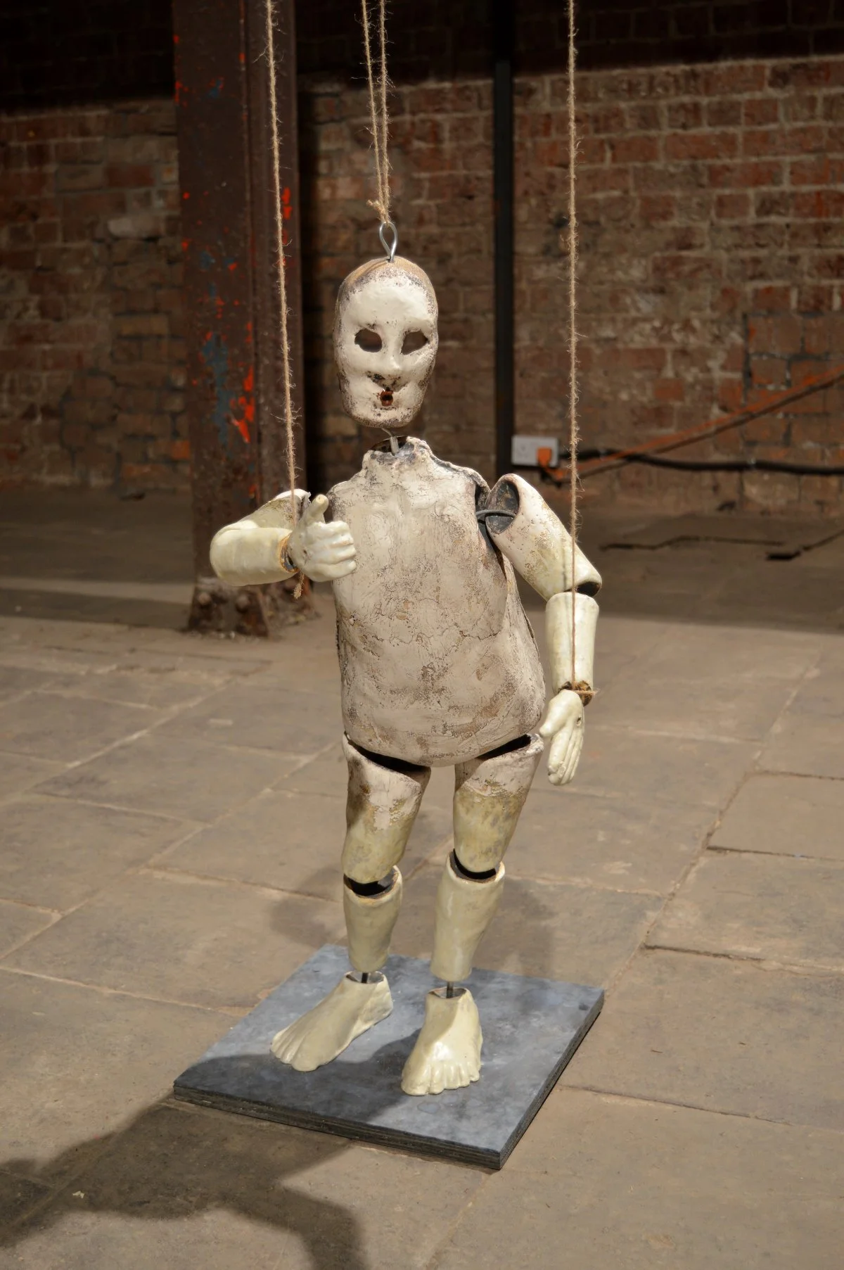 Strings Attached Installation 2017 -      
Thumbs up