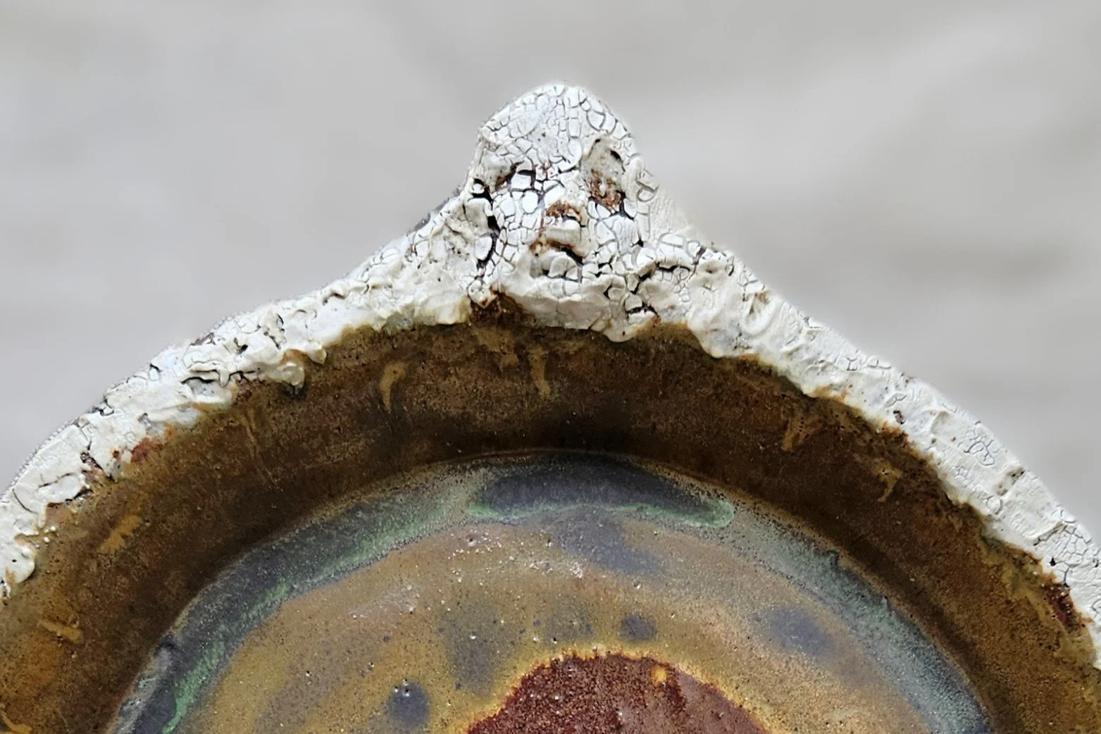 4.5 x 22 x 28cm close up.jpg