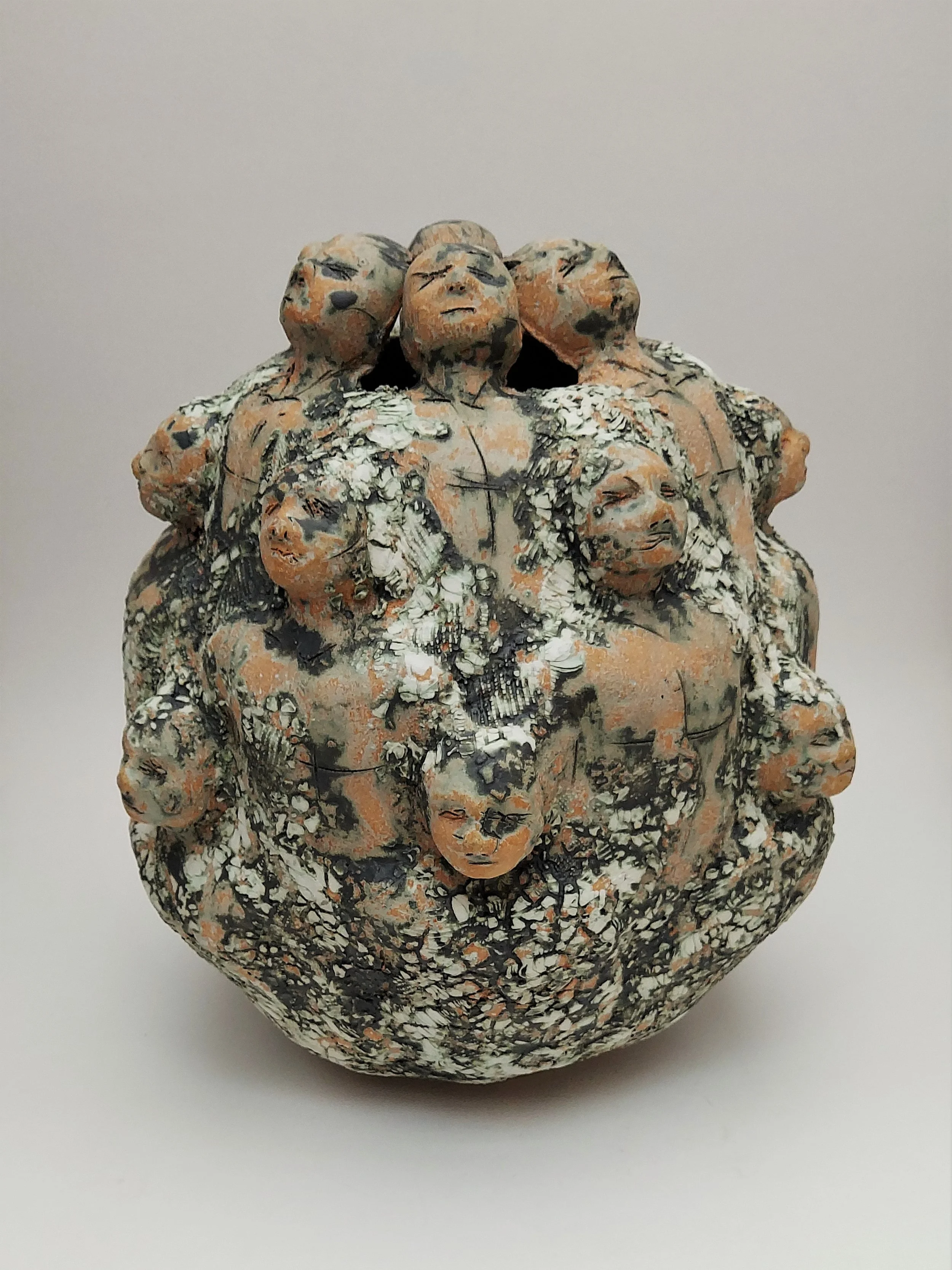 Queue Pot - Stoneware, porcelain slip, copper oxide