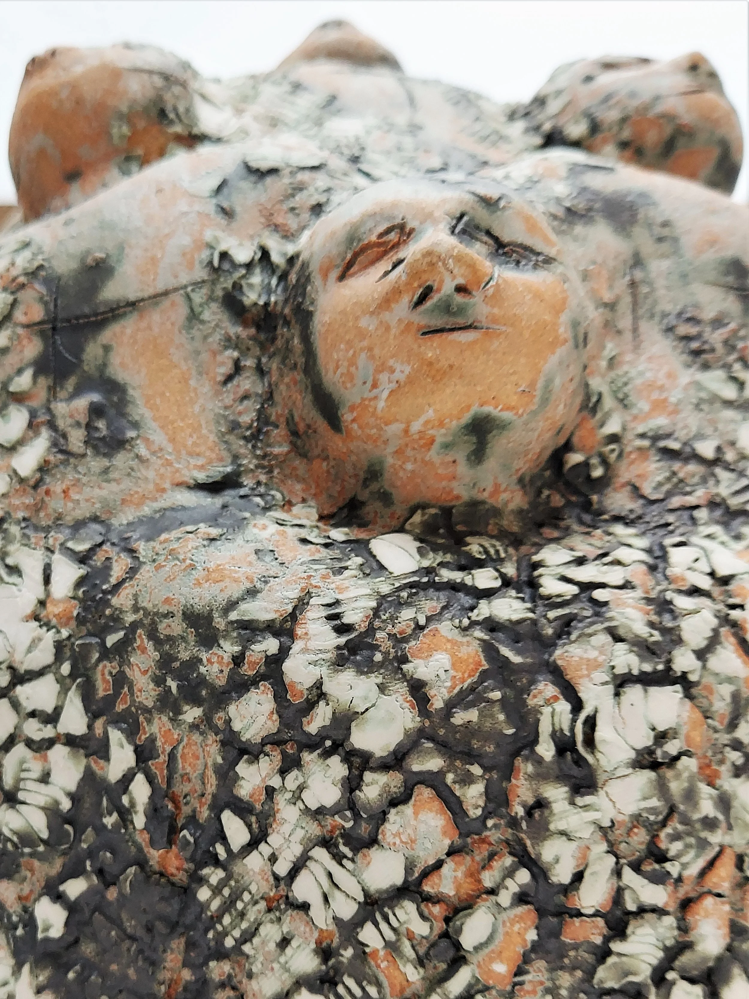 Queue Pot - Stoneware, porcelain slip, copper oxide