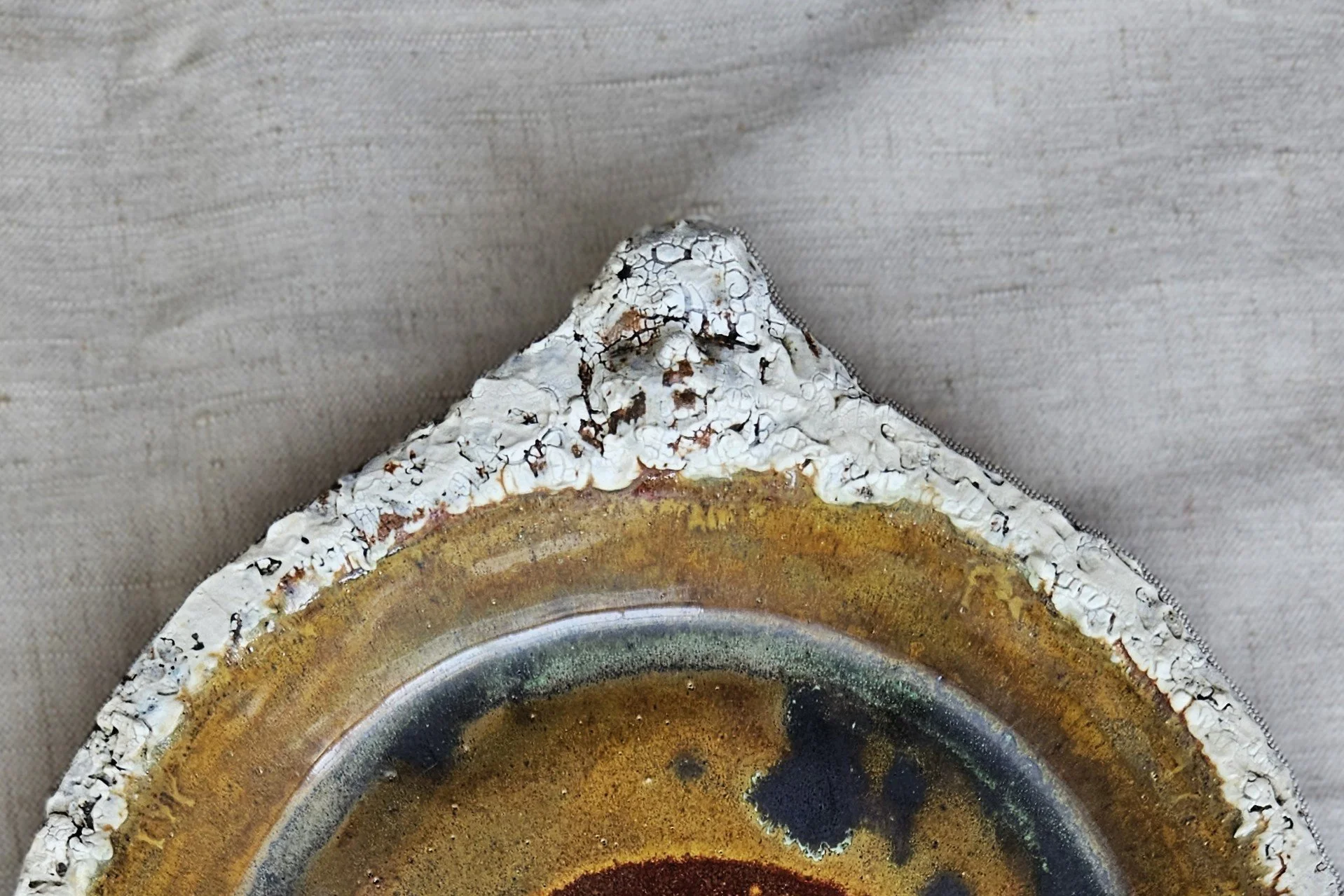 4.5 x 22 x 28cm up close.jpg
