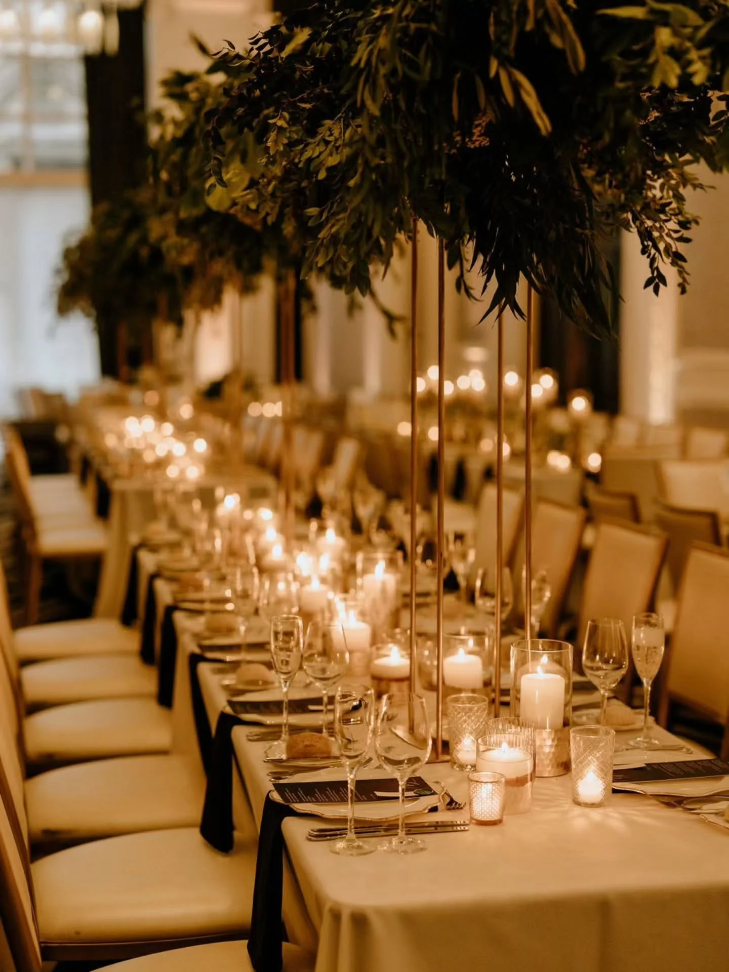 Hot take: table shapes change the whole vibe. Rounds create intimacy, rectangles encourage community. Mixing both? That&rsquo;s the real power move.

Thinking about your own event layout? Let's chat 🗣️💙