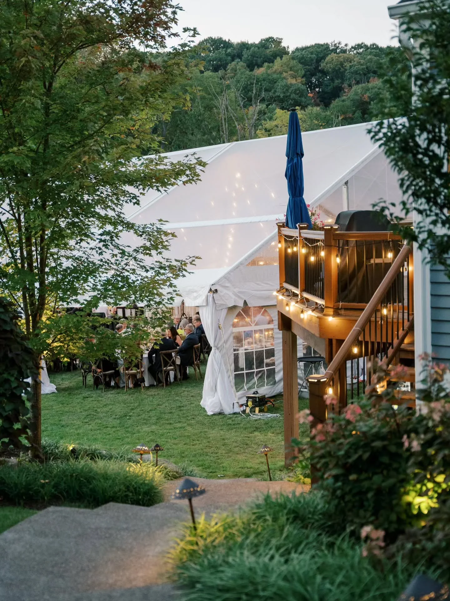 Some of the most meaningful weddings don&rsquo;t happen at venues at all. They happen in the backyard where you grew up 🥹

A tent allows you to honor a place that already holds memories...while still creating a space that feels intentional, comforta