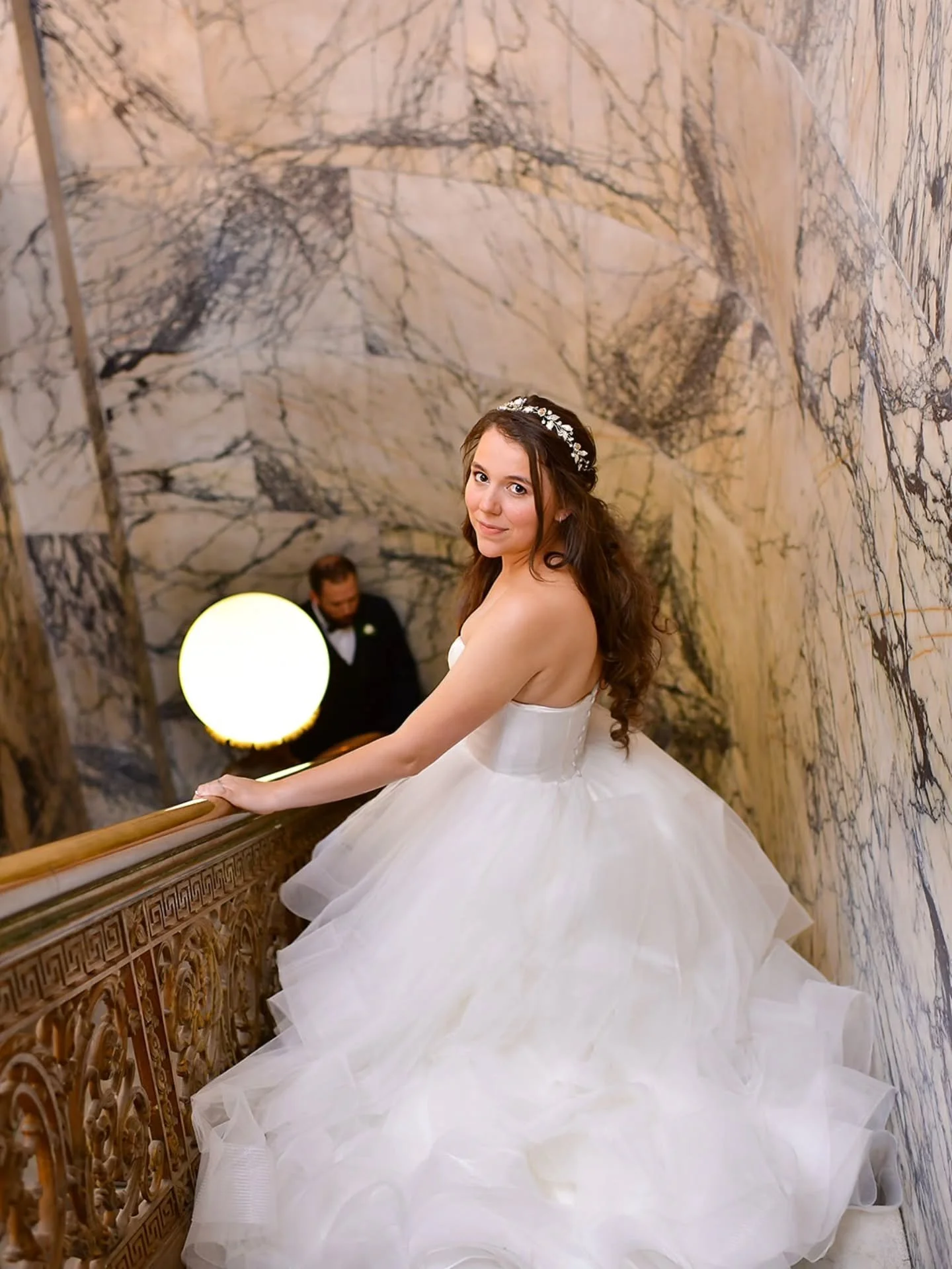 The best photo spots aren&rsquo;t always the obvious ones 👀 Where did you take your wedding photos?