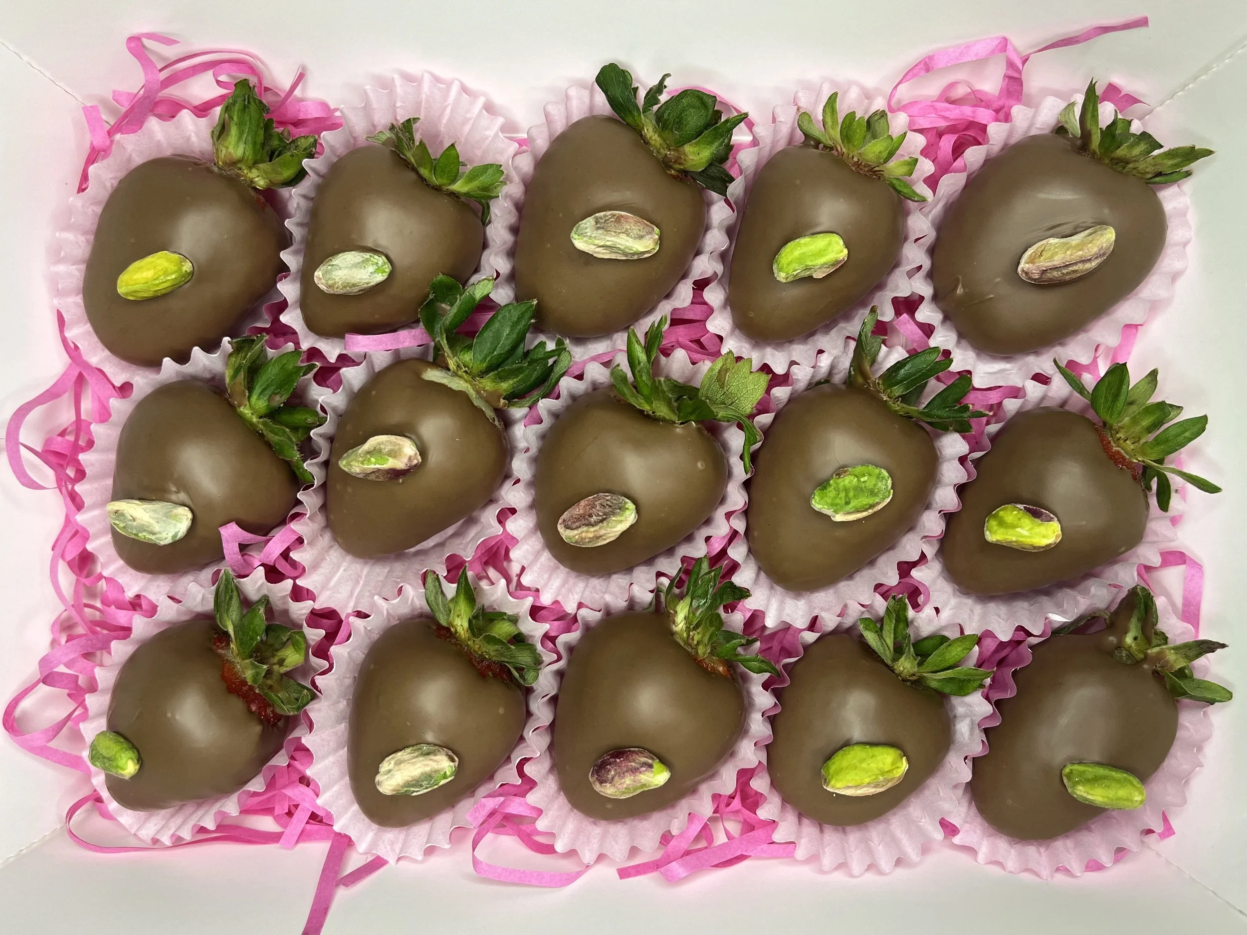 ChocolateCoveredStrawberriesWithWholePistachiosBoxBerrylona.jpg