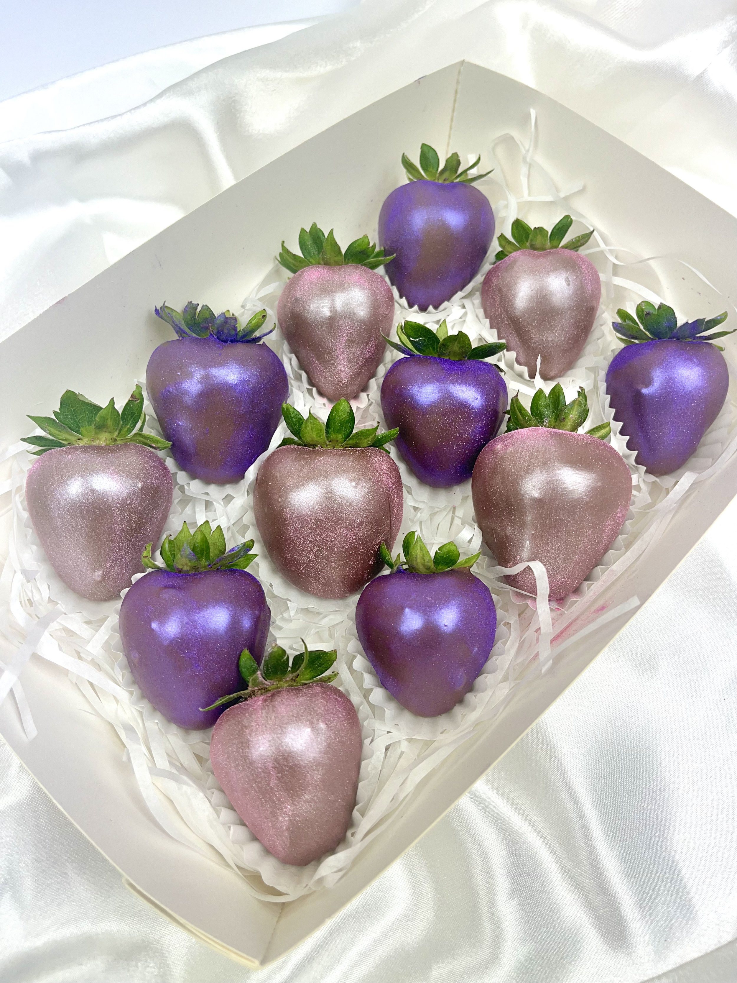 ChocolateCoveredStrawberriesWithColorfulMixedGlitterBoxBerrylona3.jpg