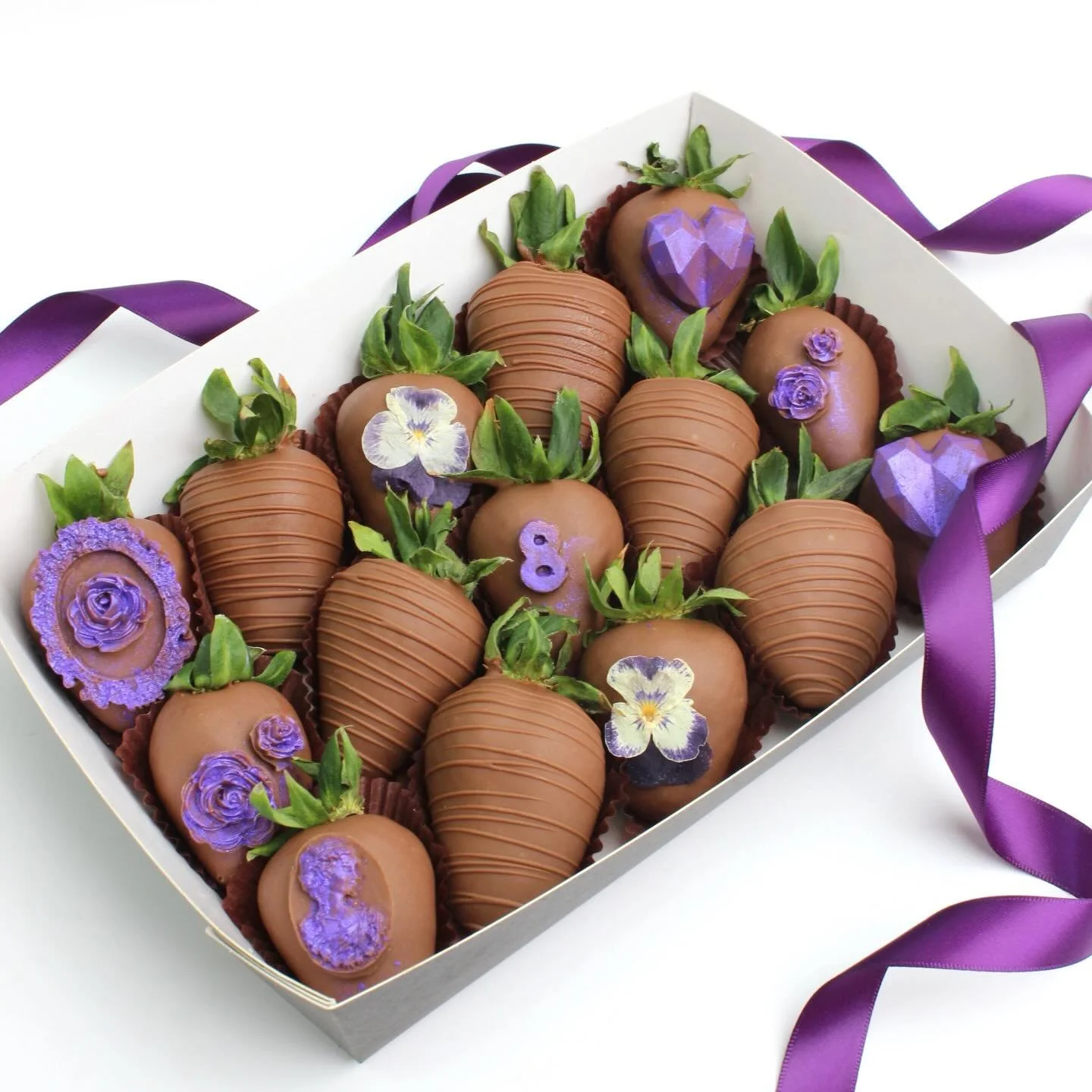 🍓💜 Este 8 de Marzo, regala algo que realmente enamora. Porque las mujeres merecen lo m&aacute;s dulce, lo m&aacute;s bonito y lo m&aacute;s especial 💜

Nuestras fresas con chocolate edici&oacute;n especial D&iacute;a de la Mujer no son solo un det