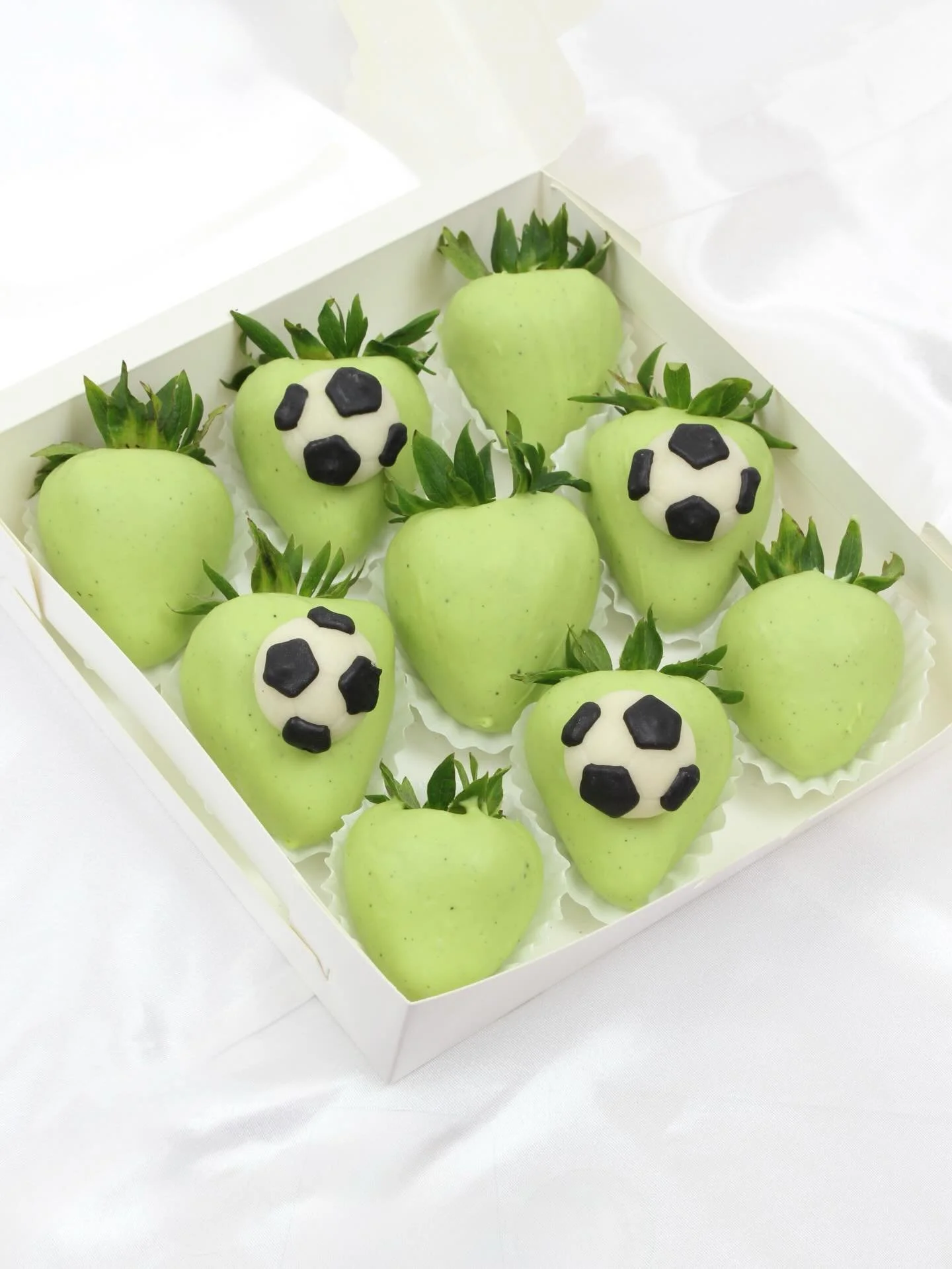 &iquest;Cu&aacute;l es tu equipo favorito? ⚽🍓 
El sabor de la victoria tambi&eacute;n se celebra con chocolate 🏆

#Worldcup #Fresasconchocolate #worldcupchocolate
