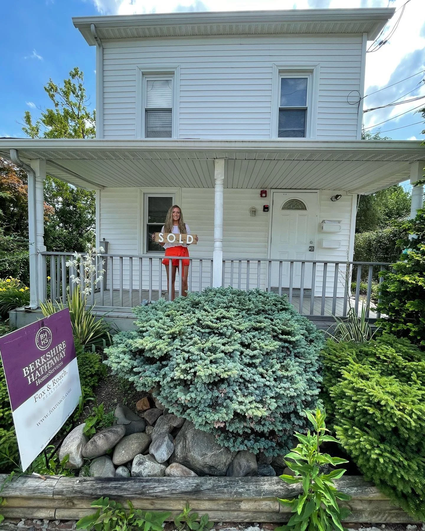 Hiiii so here&rsquo;s the story&hellip;

A year and a half ago I bought my first house! The difference from then to now is honestly astonishing - BUT I&rsquo;m not done. I haven&rsquo;t shared many photos because I wanted everything to look *p e r f 