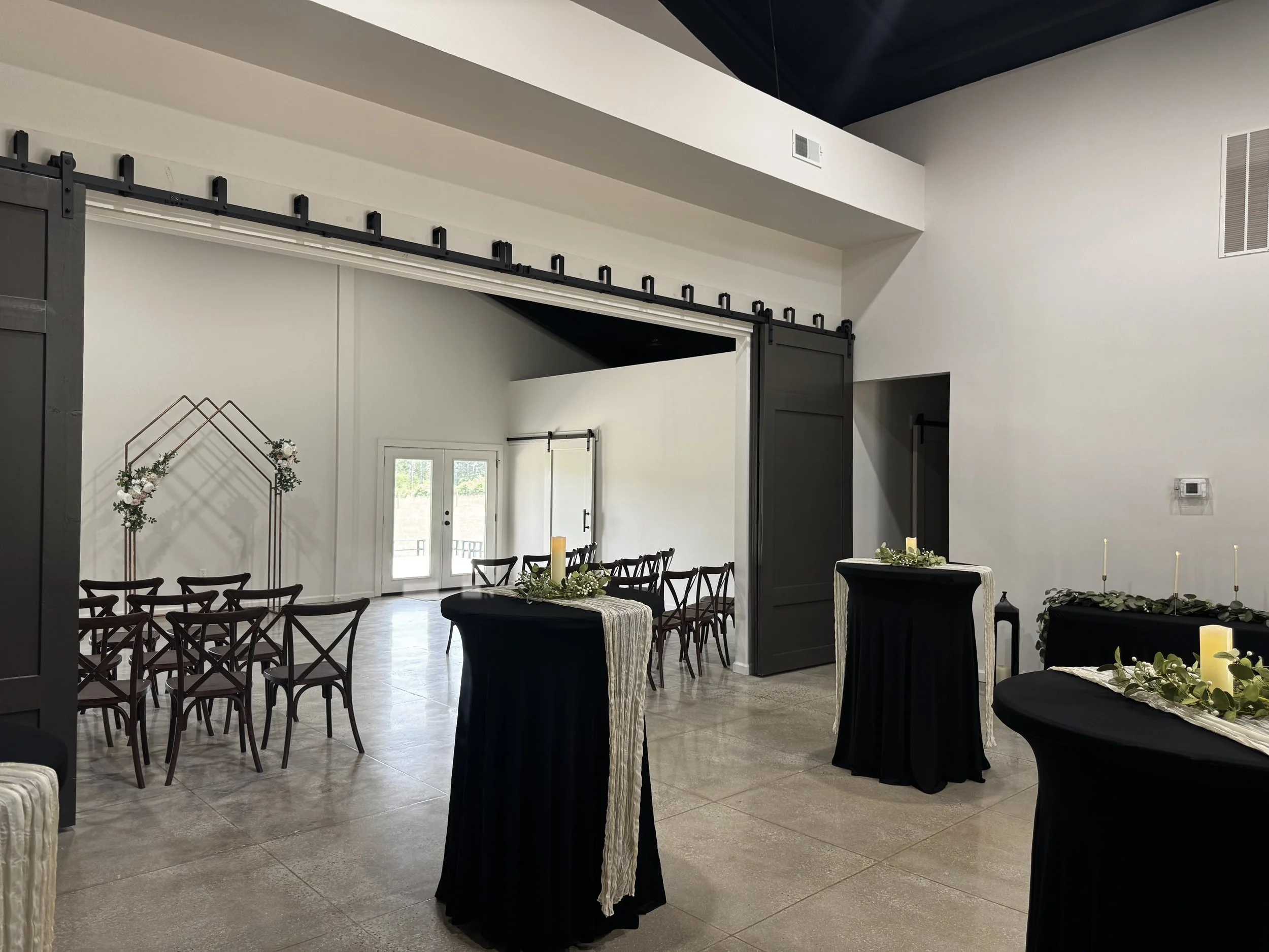 wedding ceremony and reception set up at Sawyers Cove Farm, an all-inclusive wedding venue near Birmingham, Alabama.