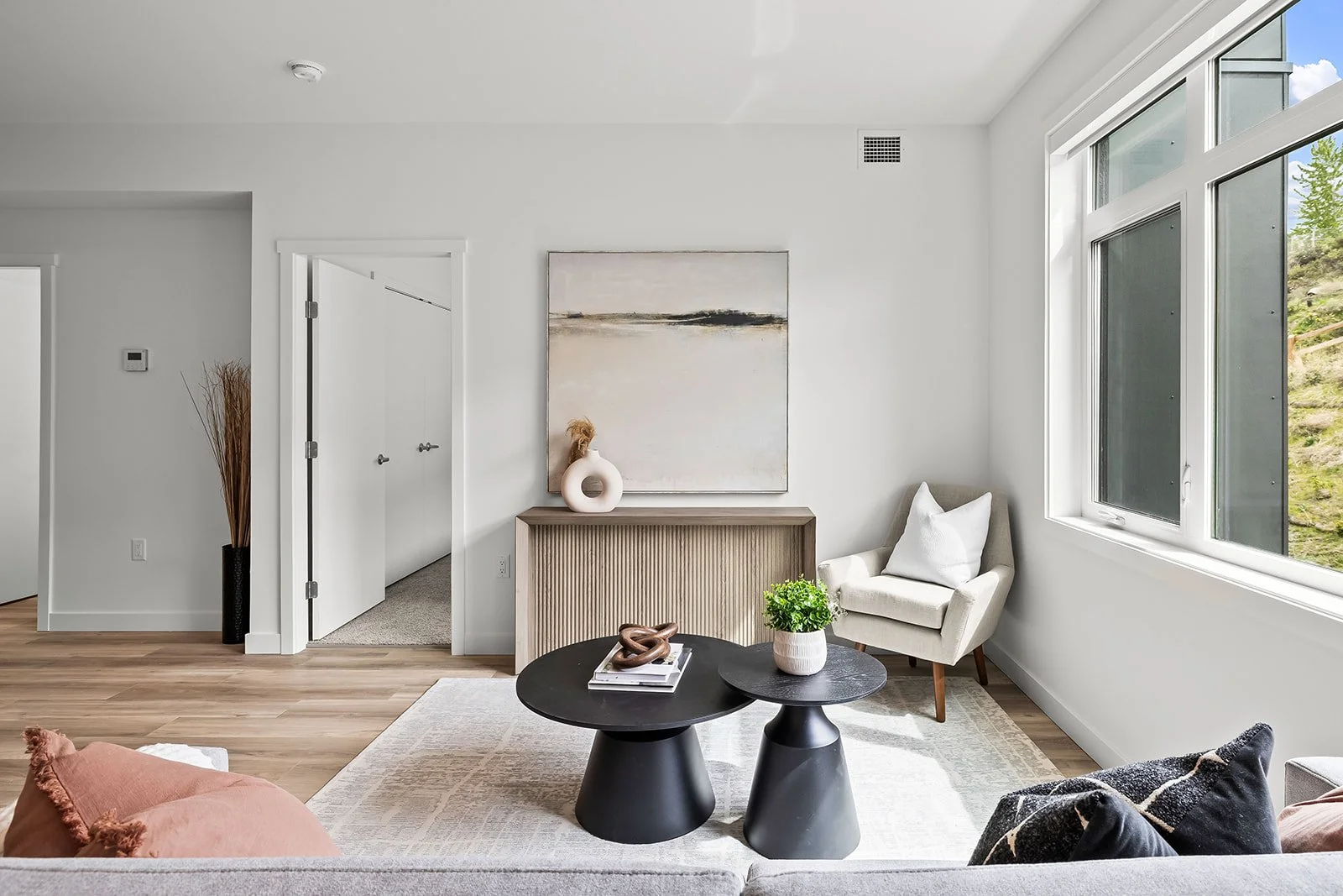 302 - 1111 Frost Road-12.jpg