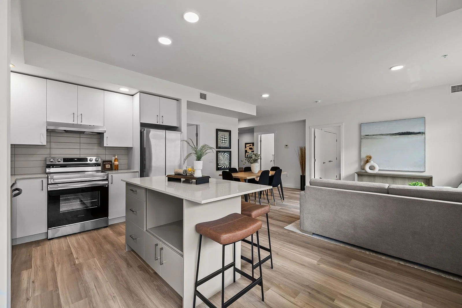 302 - 1111 Frost Road-8.jpg