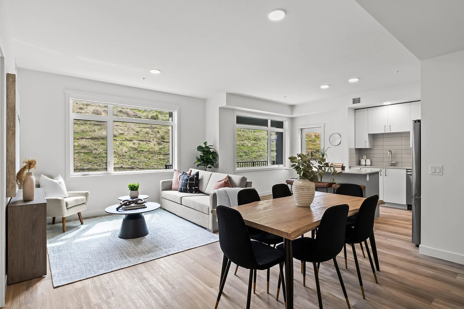 302 - 1111 Frost Road-1.jpg