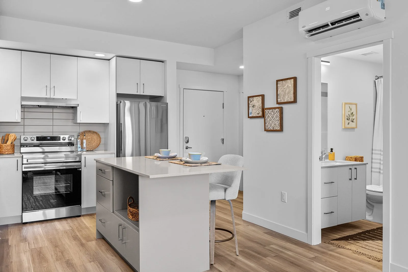 203 - 1111 Frost Road-3.jpg