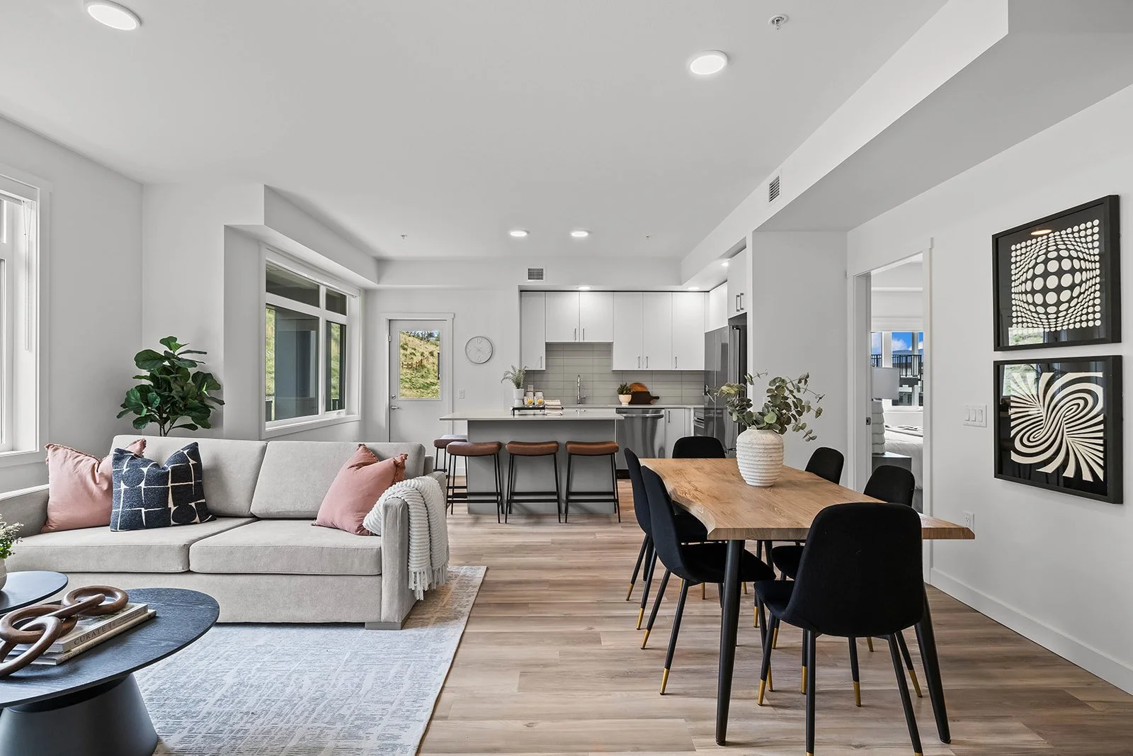 302 - 1111 Frost Road-3.jpg
