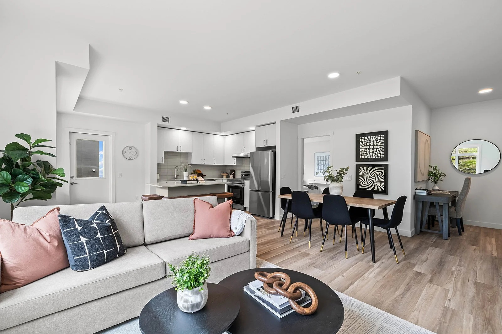 302 - 1111 Frost Road-11 (1).jpg