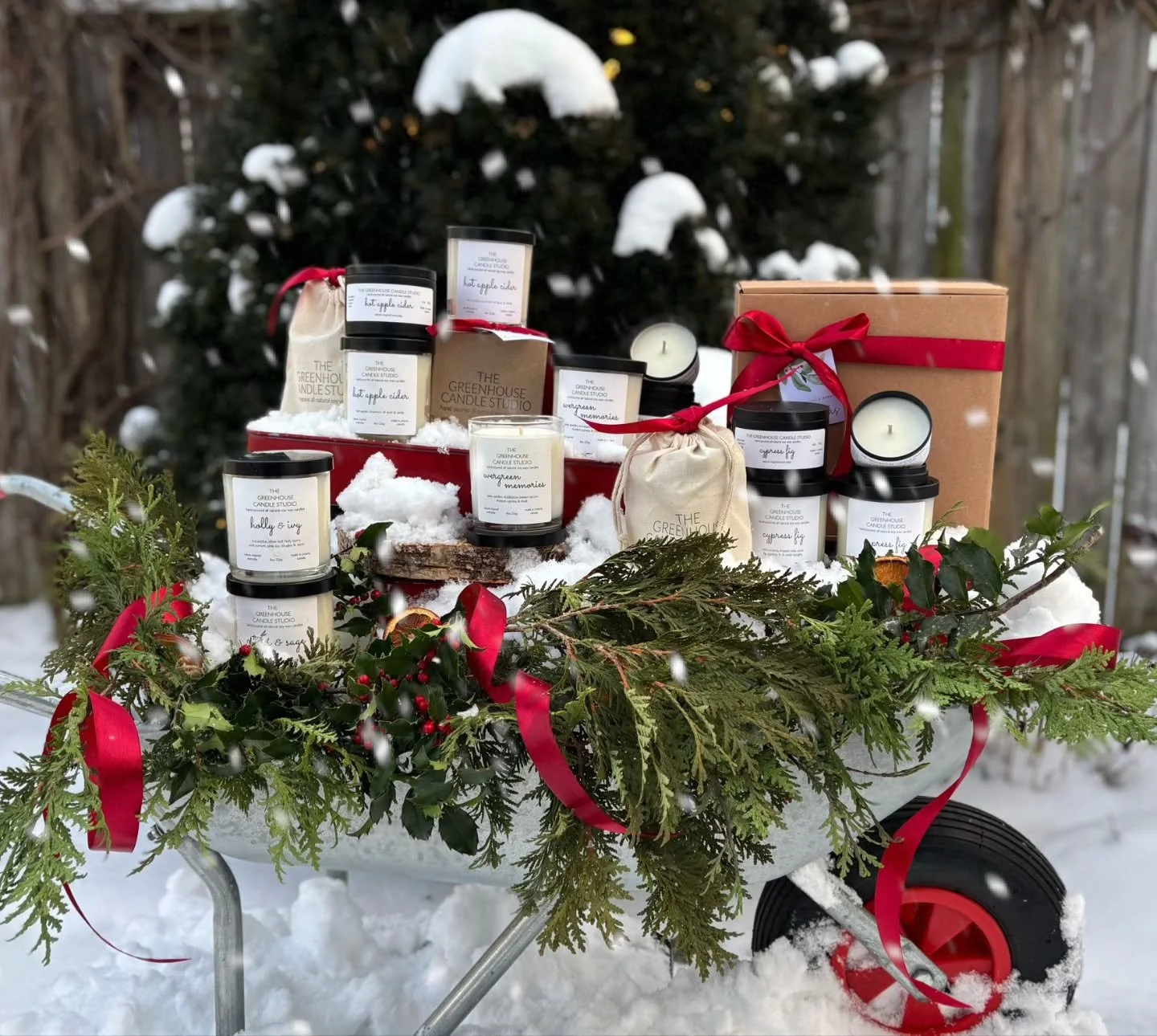 Festive Fragrances from The Greenhouse Candle Studio. 

Nature  Inspired  Holidays, check out the link in the bio and see what scents can help kick off Christmas! 🎄🎁🕯