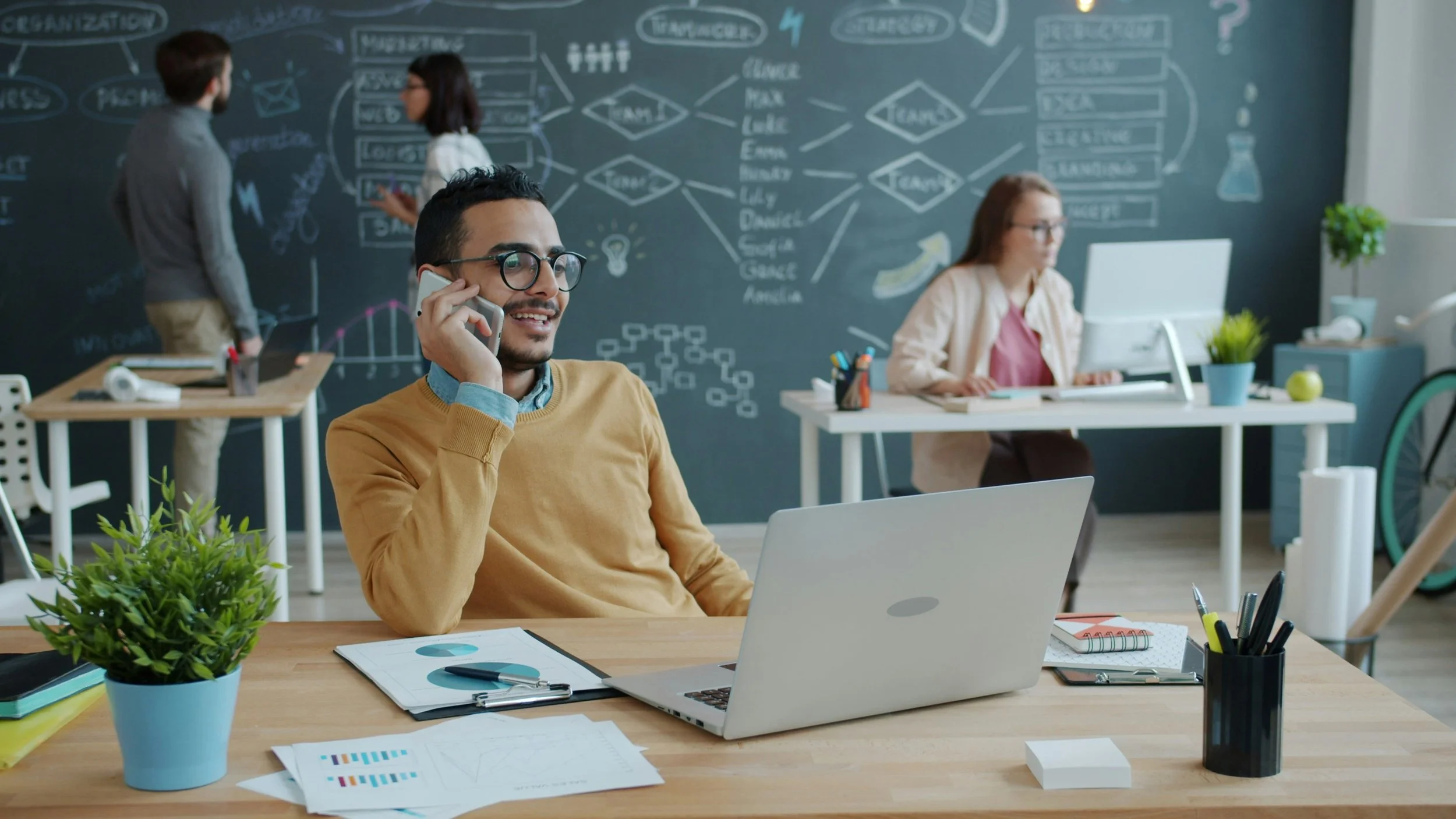 More Companies Use ‘Backdoor’ Job References to Counter AI