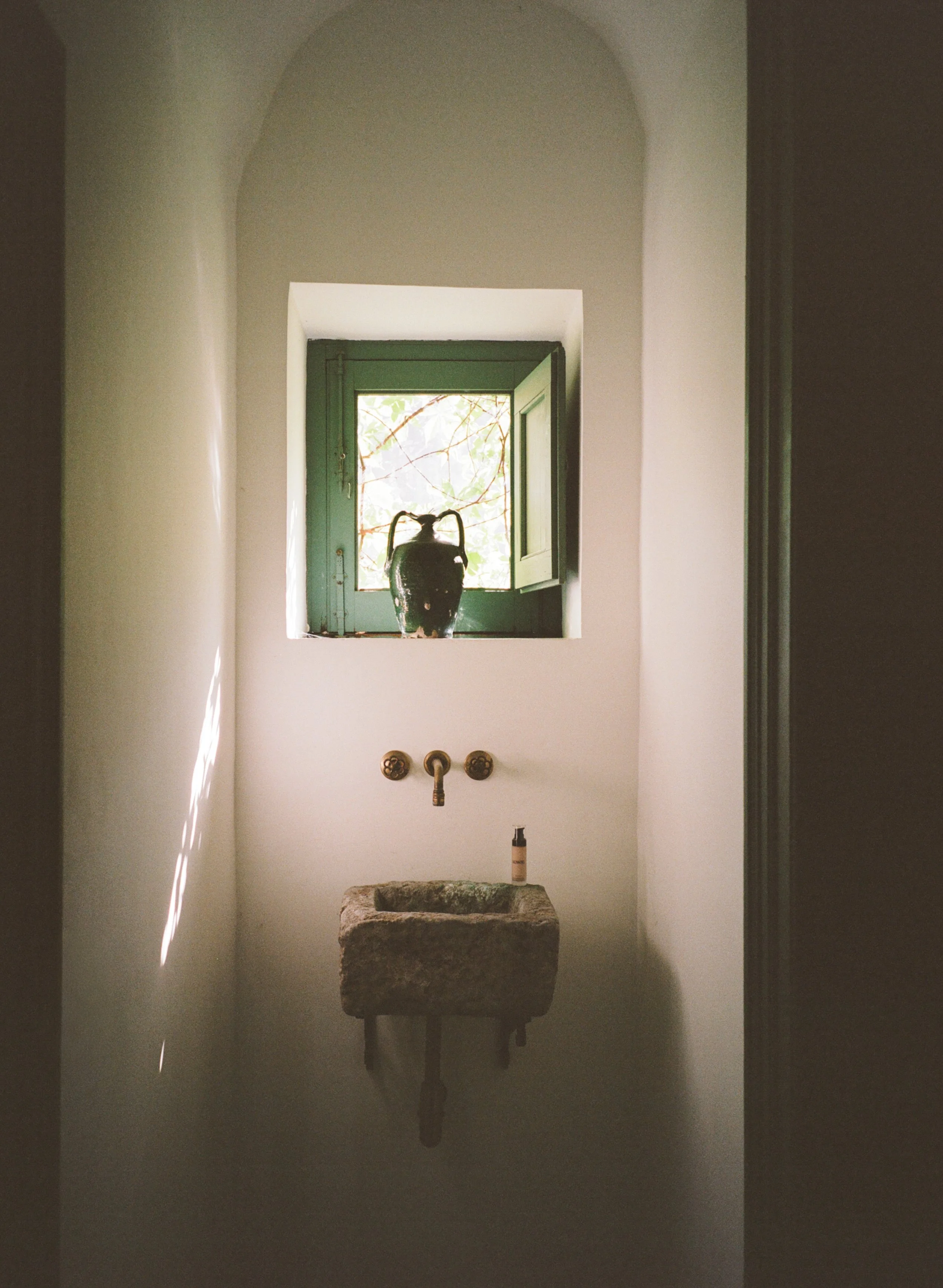 VillaCatalfamo_Analog_RoschattAnna-10.jpg