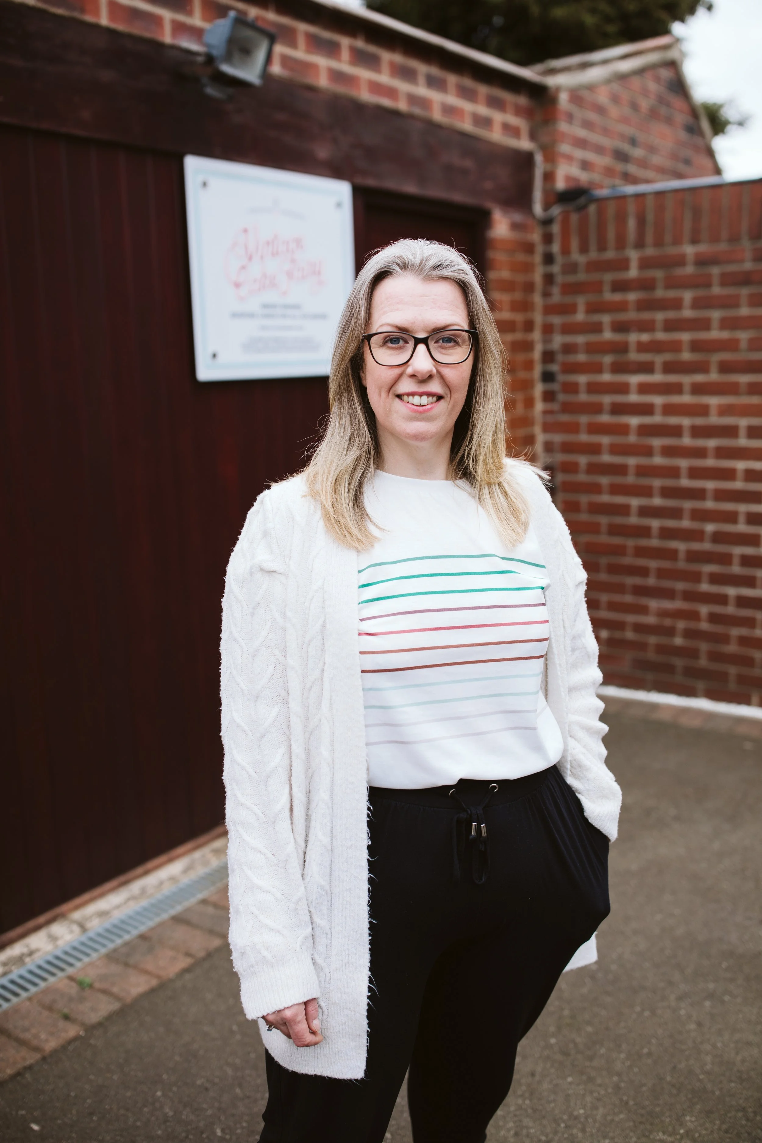 Meet Karen, Vintage Cake Fairy – Wedding Cake Designer, Pisces &amp; Hopeless Romantic