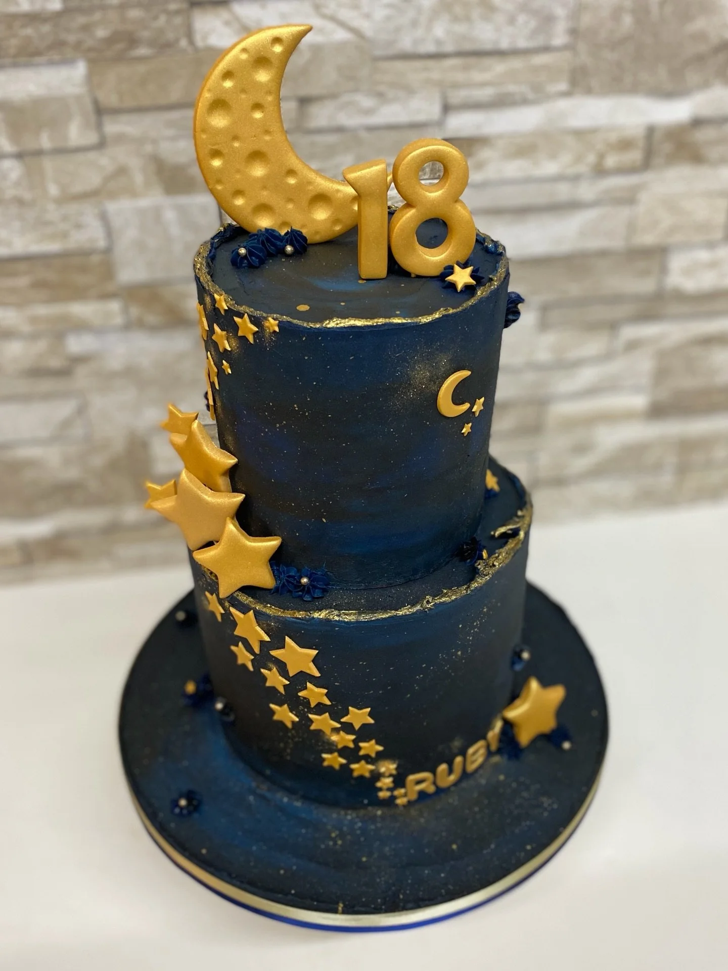 Home from the Moon&hellip; and still reaching for the stars!

With the safe return of Artemis 2 program making history once again, this cake felt like the perfect tribute to a moment that reminds us just how far we can go.

Layers of deep midnight bl