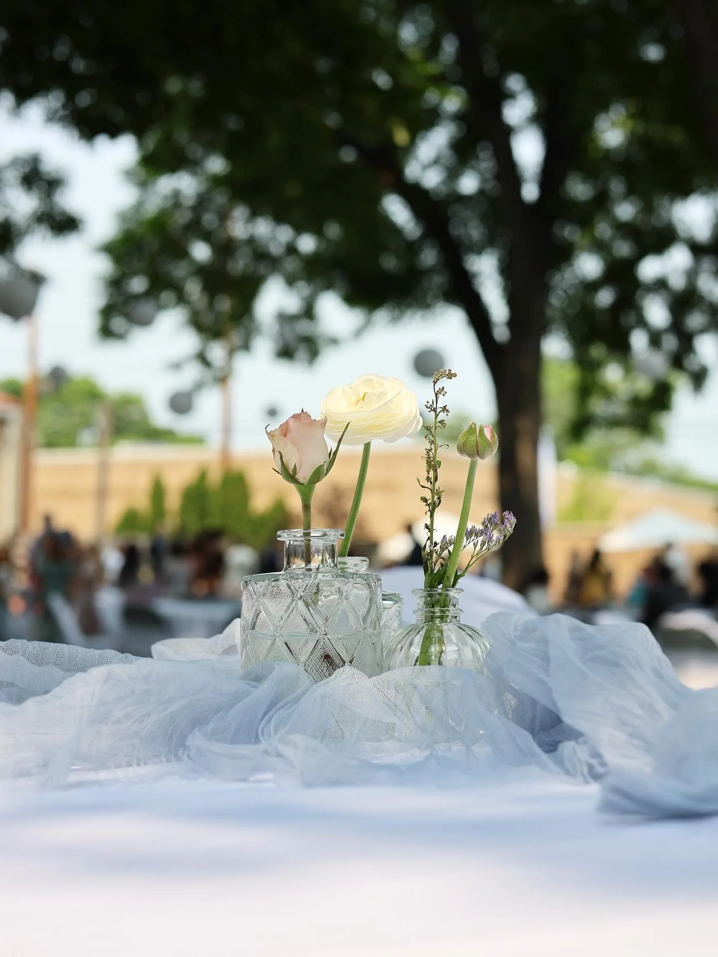 Reflecting on a stunning May wedding where every detail sparkled! Nashville Coop brought the heat with their amazing hot chicken, perfectly balanced by Drogos Coffee&rsquo;s super tasty summer drinks. The custom kids&rsquo; activity bags were also a 