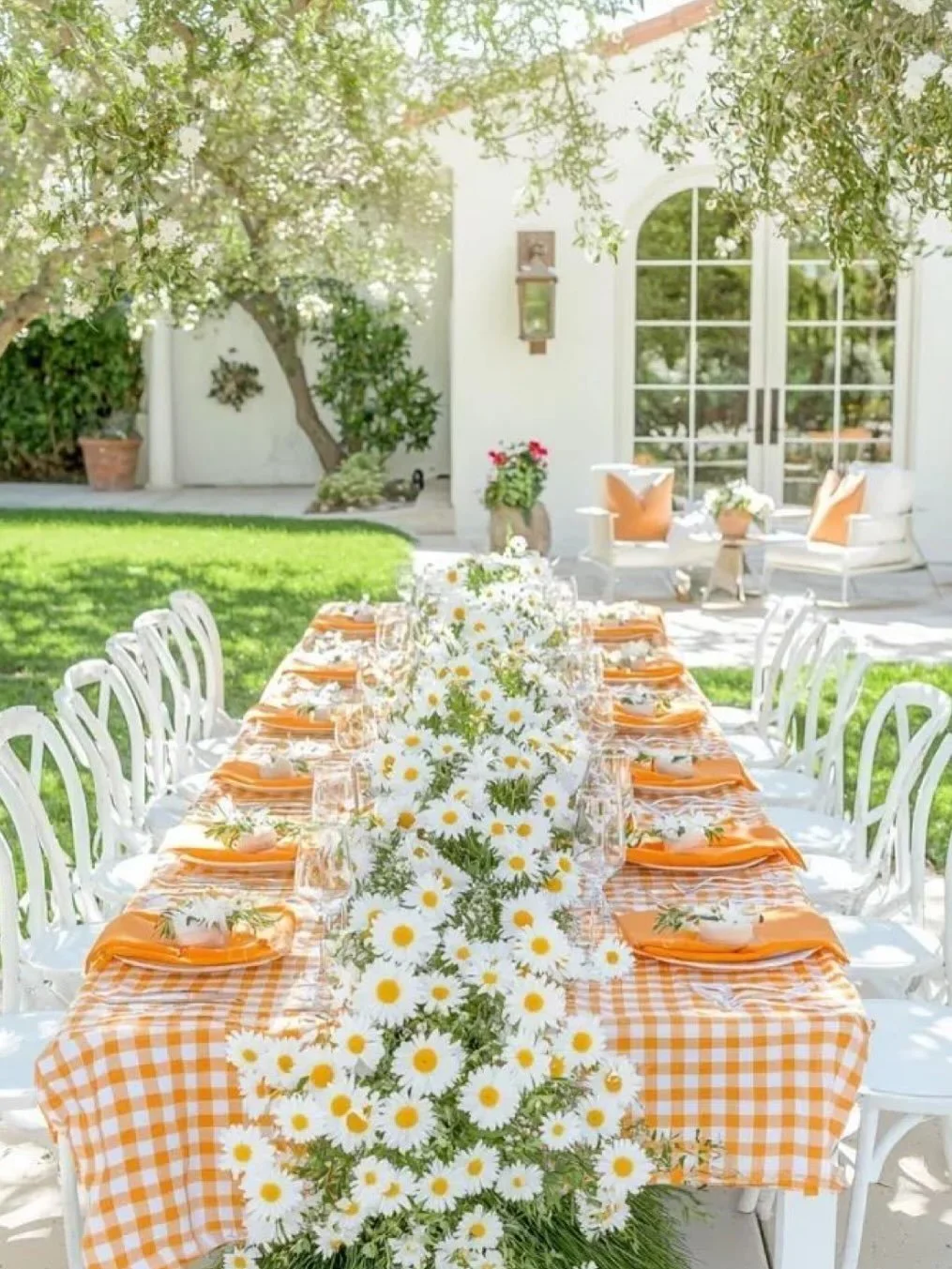 ✨ Effortless summer elegance ✨

At N&rsquo;Joy! Events, we love transforming simple elements into stunning tablescapes. 🍋🌼

For these looks:
🍋 Rustic Lemon Table &ndash; Mix mason jars, fresh lemons, baby&rsquo;s breath, and delicate greenery over