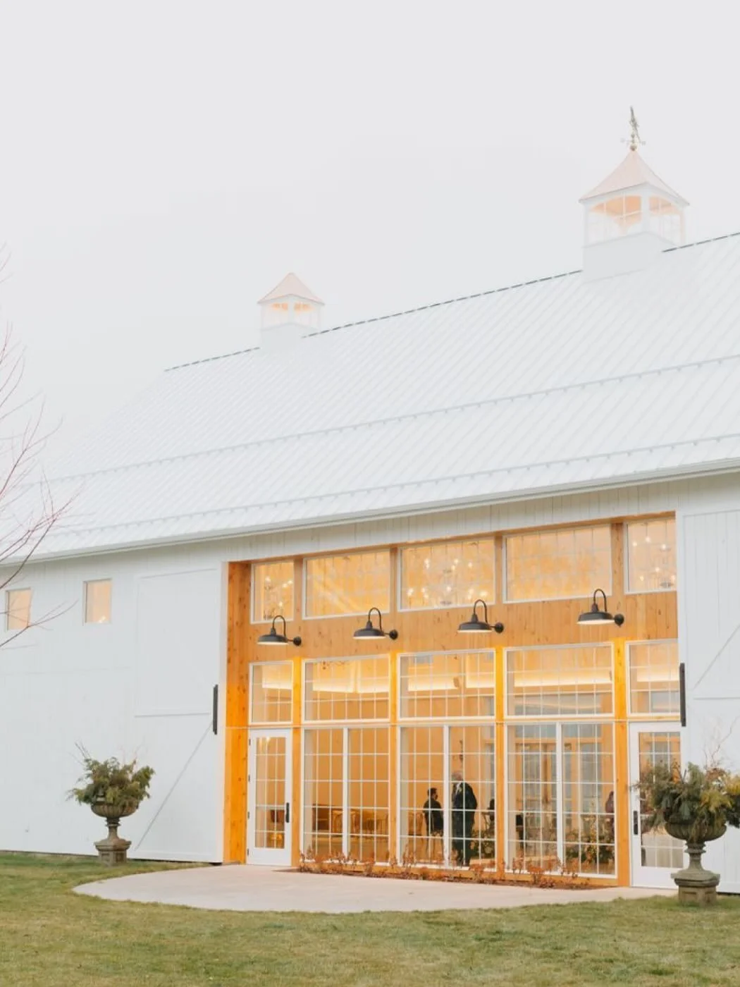 Today&rsquo;s the day! 💍
We&rsquo;re so excited to celebrate Braeden &amp; Ellie as they say &ldquo;I do&rdquo; this evening at the beautiful Willow Brooke Farm! Rain or shine, love is what makes the day magical &mdash; and this couple brings plenty