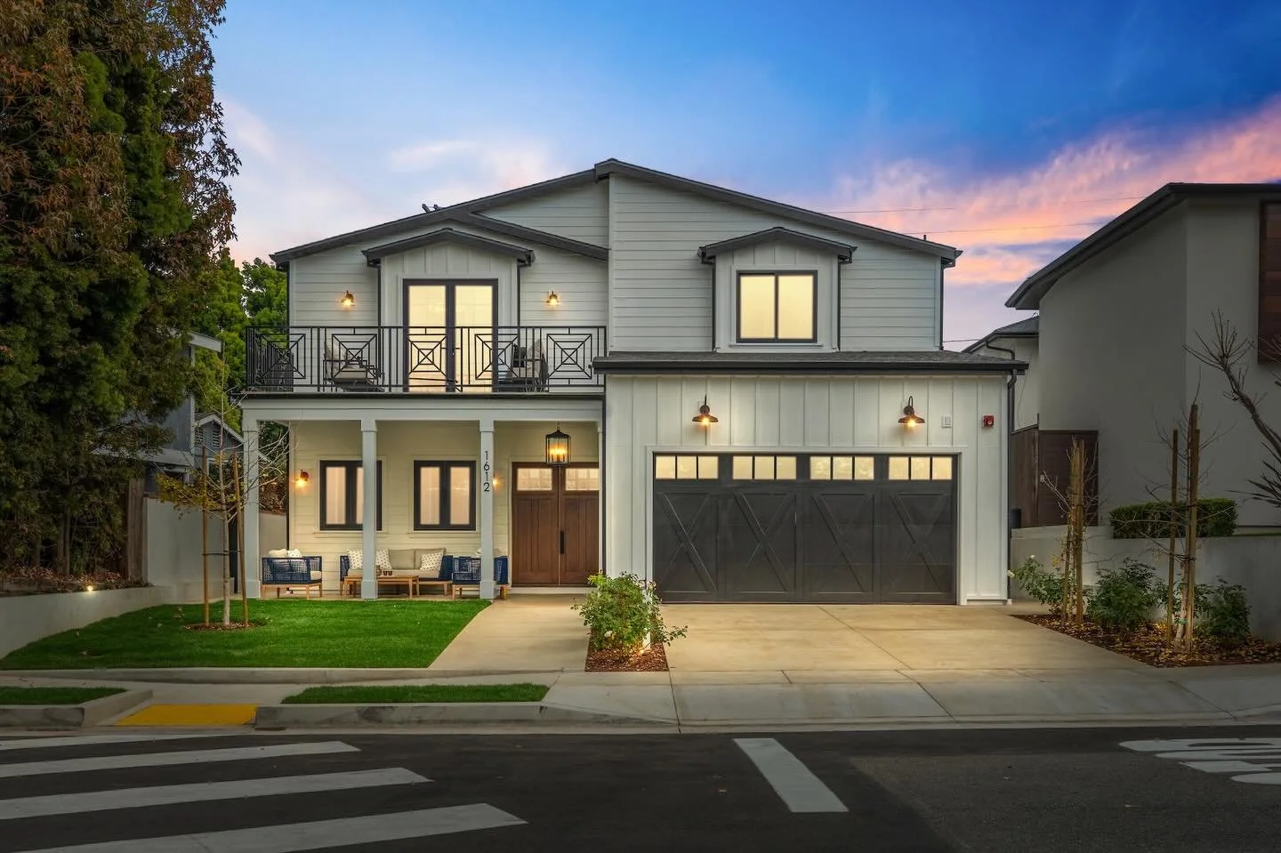 Fun shoot for @caskeyrealestategroup. Open houses today and tomorrow from 1-4pm. 1612 Magnolia Ave. Manhattan Beach