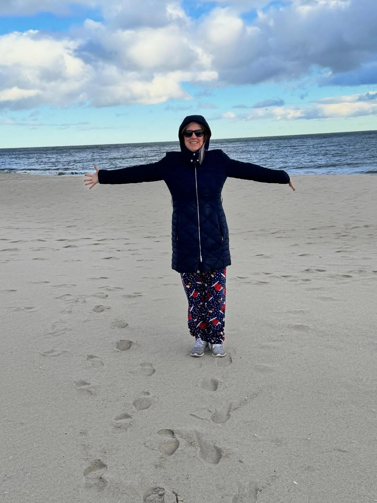 Welcoming 2026 on the beach, in holiday Snoopy PJs with a few snowflakes ❄️ falling &amp; a warm cafe mocha waiting in the car: Chef&rsquo;s kiss 12/10 🎉✨⭐️💫 Wishing health, contentment, joy &amp; many hugs for all of us 🫶 
#happynewyear #2026 #re